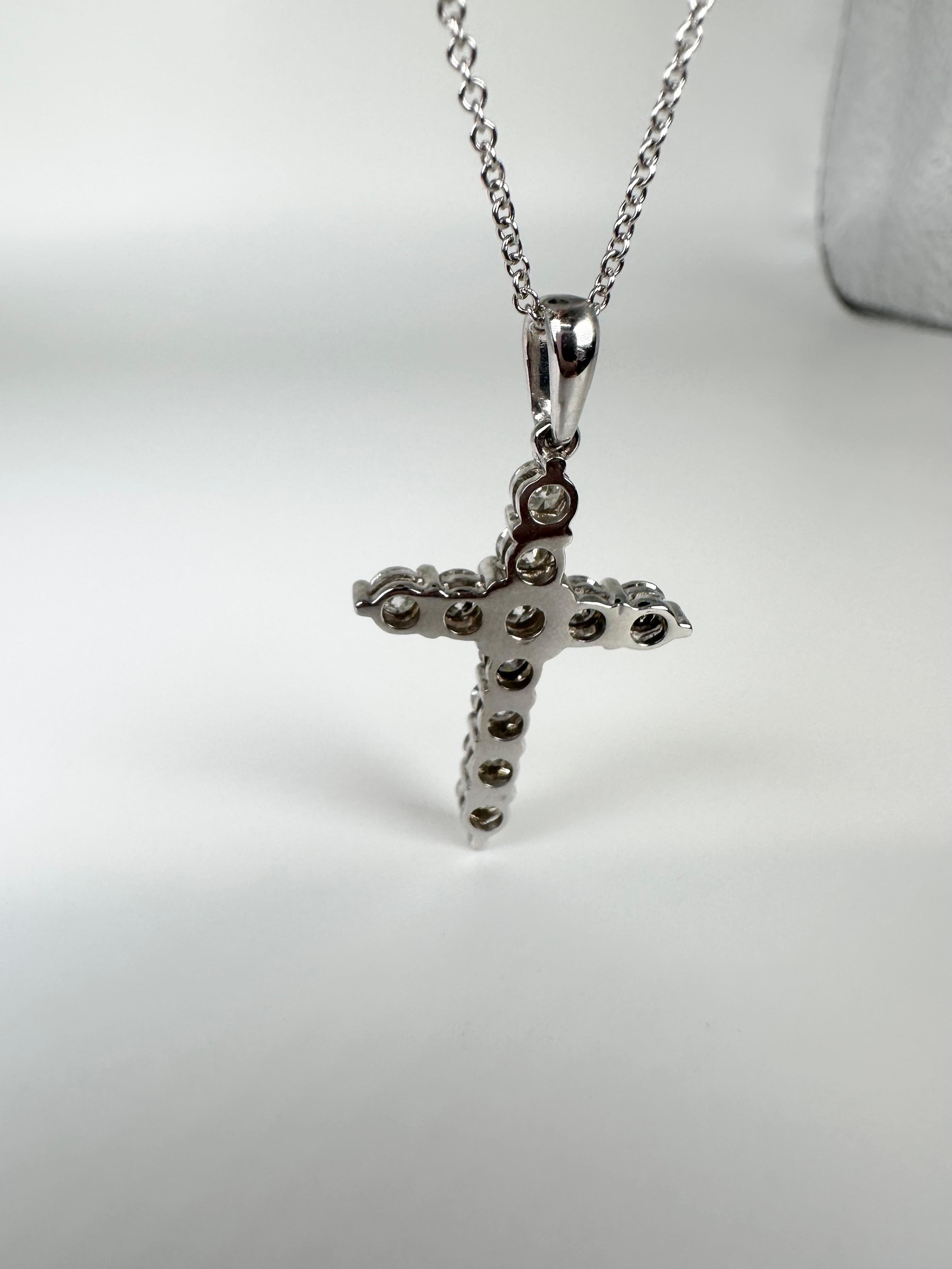 Très grand pendentif croix en or blanc 14 carats et diamants naturels de 1,61 carat Neuf - En vente à Jupiter, FL