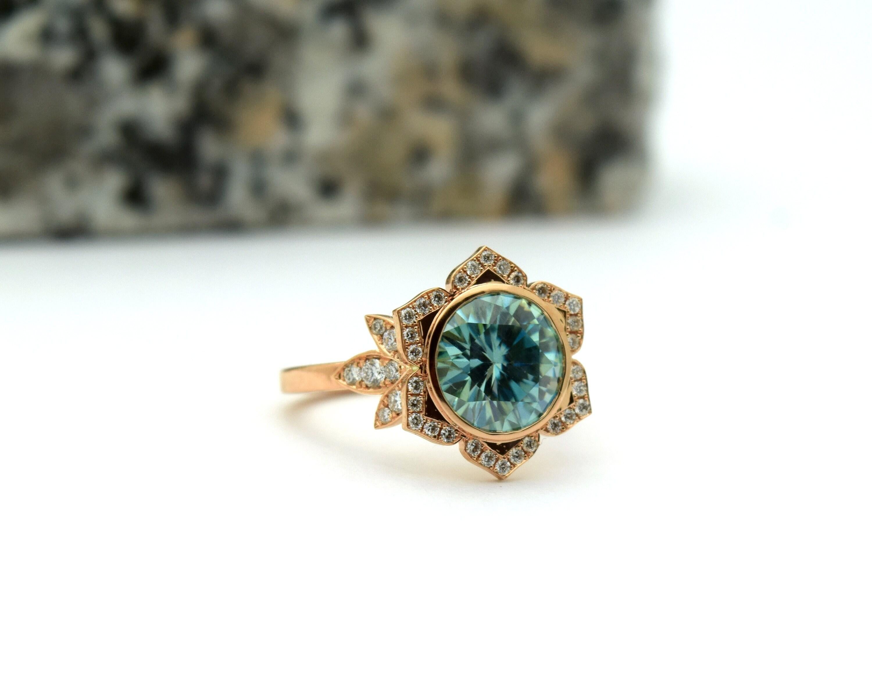 Women's or Men's Huge Diamond Sunflower ring 14KT gold 10mm center For Sale