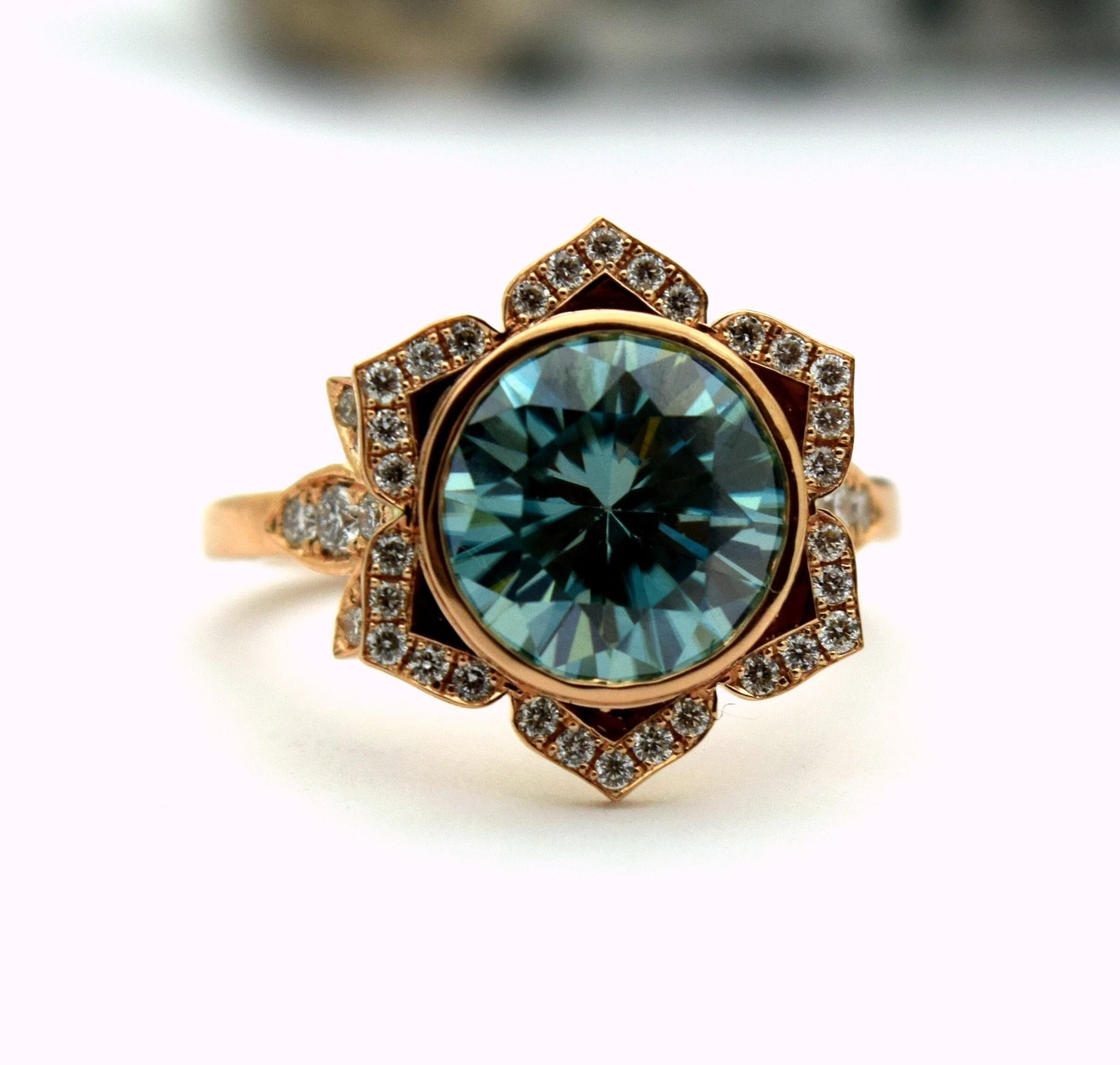 Huge Diamond Sunflower ring 14KT gold 10mm center For Sale 2