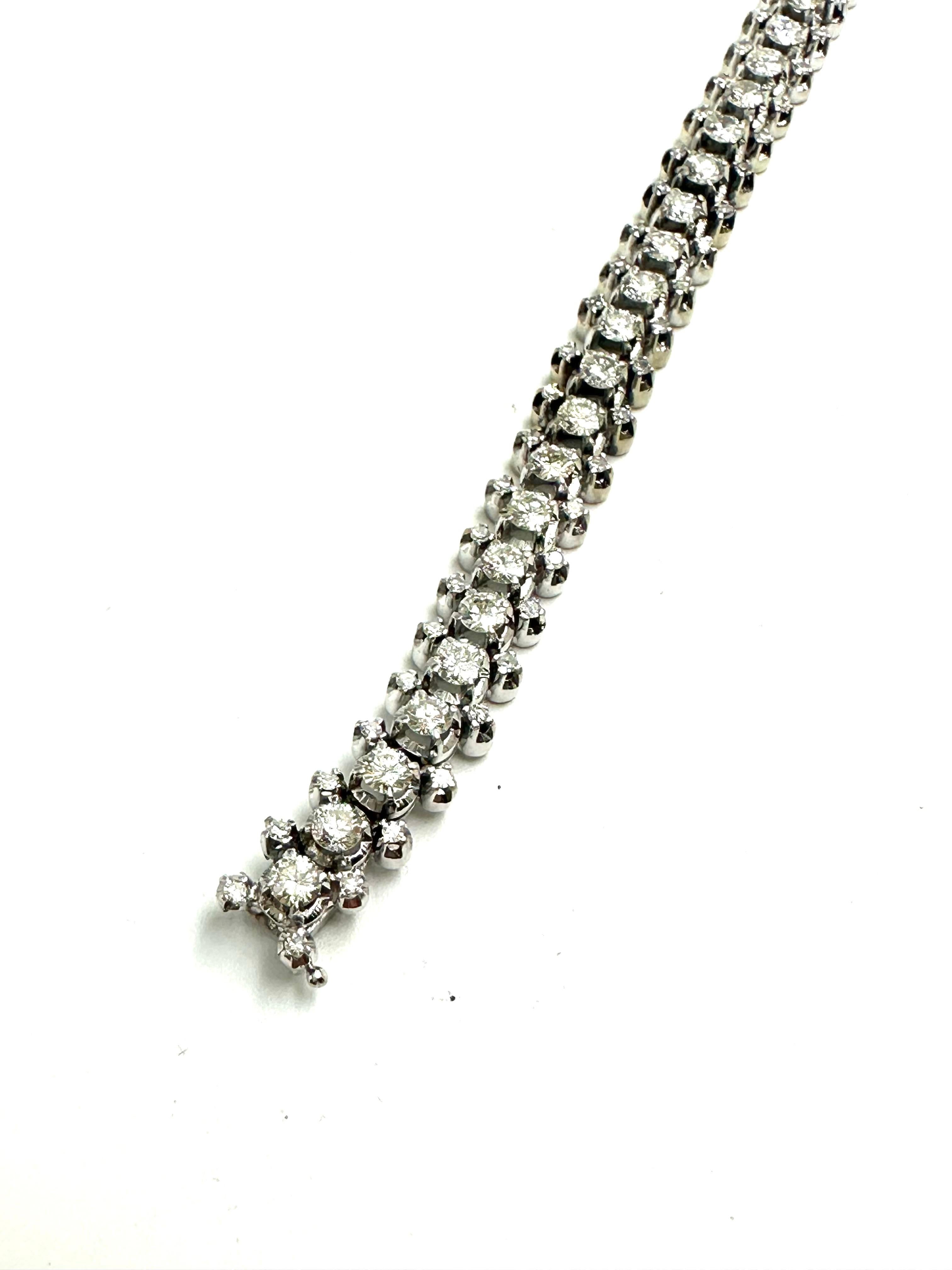 Brilliant Cut Huge diamonds bracelet For Sale