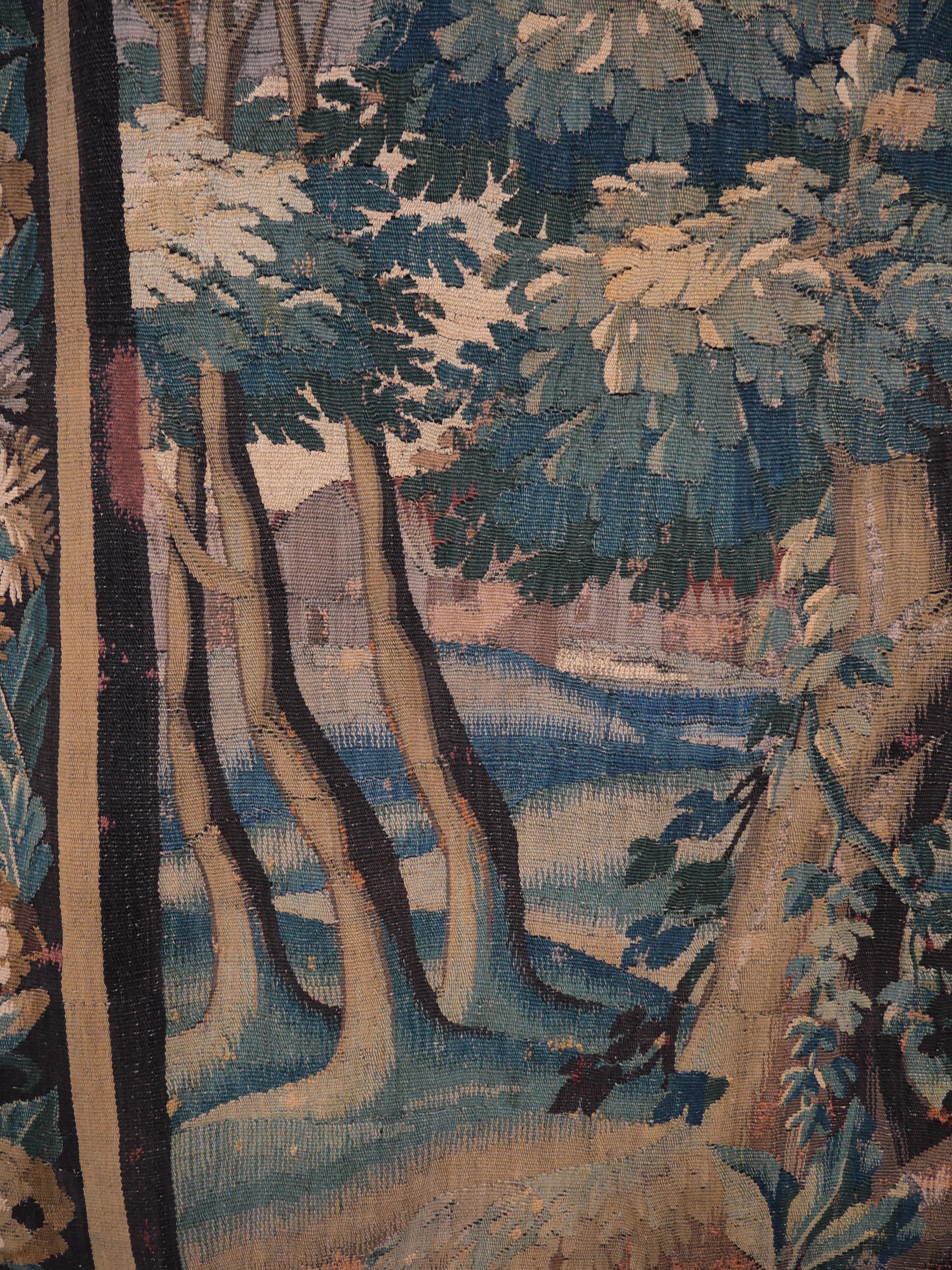 Grande tapisserie de Verdure Aubusson du début des années 1700 en vente 4