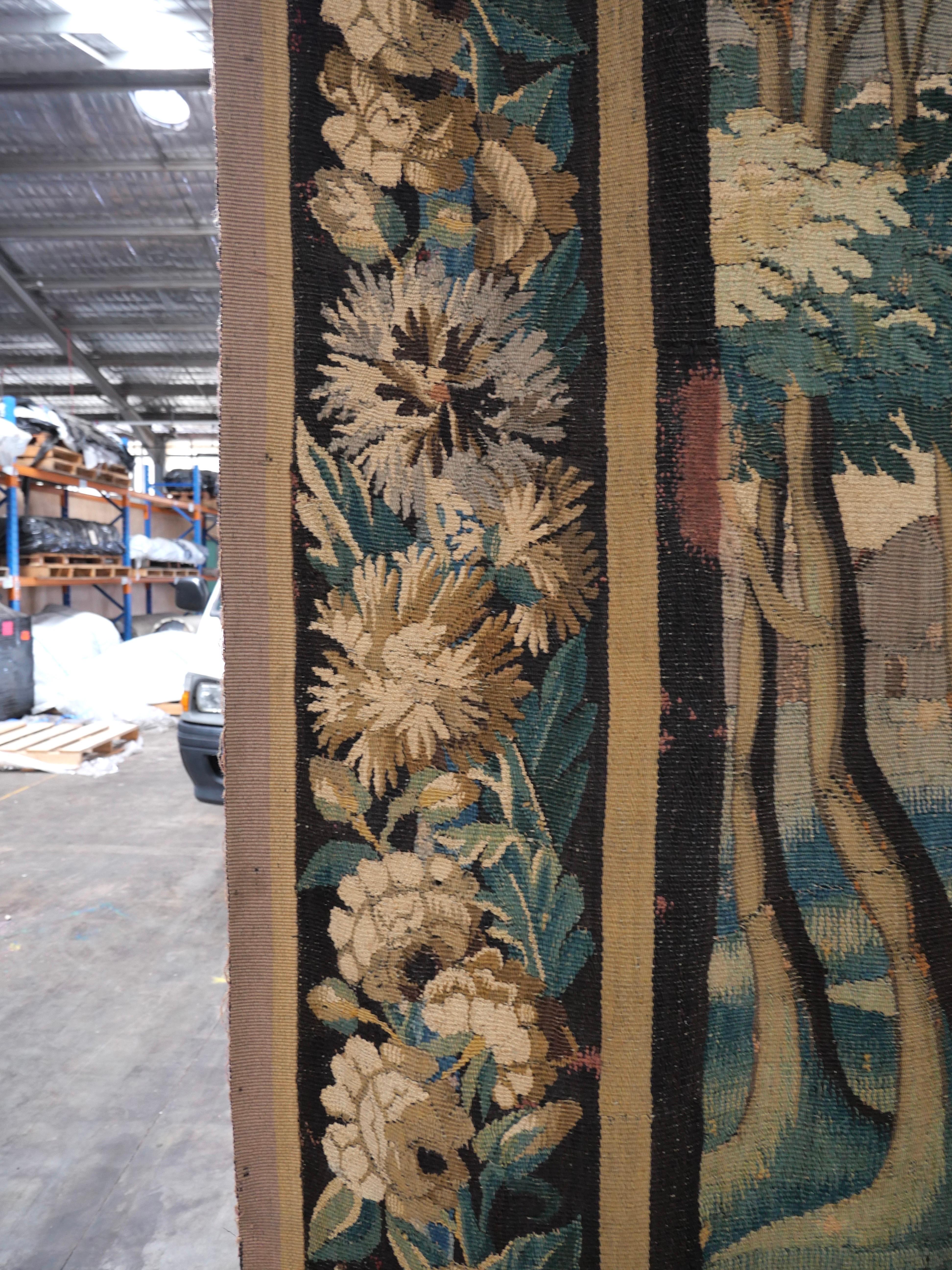 Grande tapisserie de Verdure Aubusson du début des années 1700 en vente 5