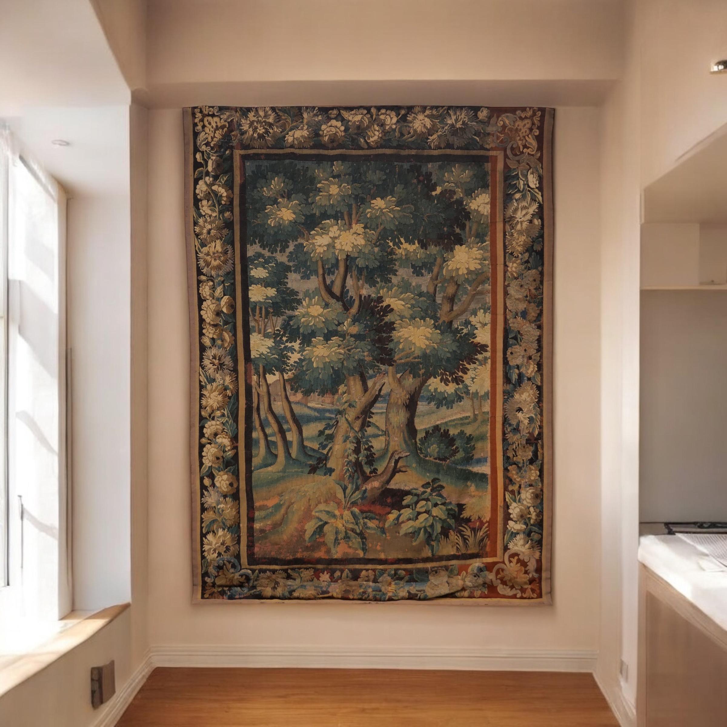 Français Grande tapisserie de Verdure Aubusson du début des années 1700 en vente