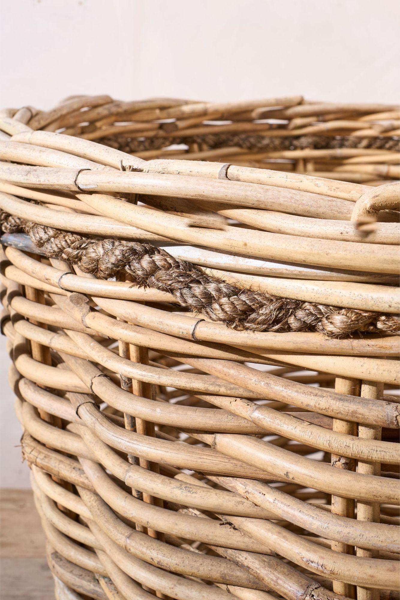 Osier Énorme panier de moulin en osier du début du 20e siècle en vente