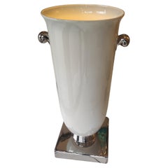  Riesige emaillierte Keramik-Lichturne auf Pedestal um 80