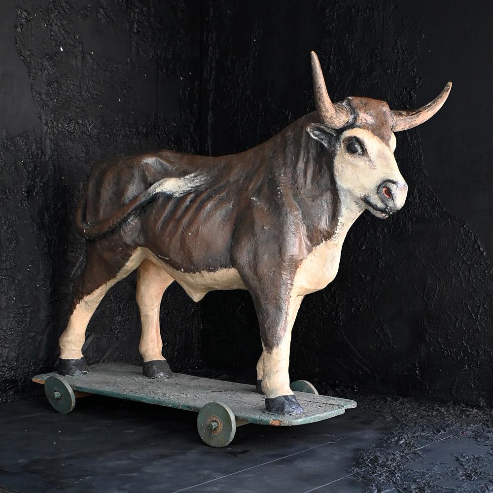 Victorian Huge English Early 20th Century Papier Mache Bull Figure For Sale
