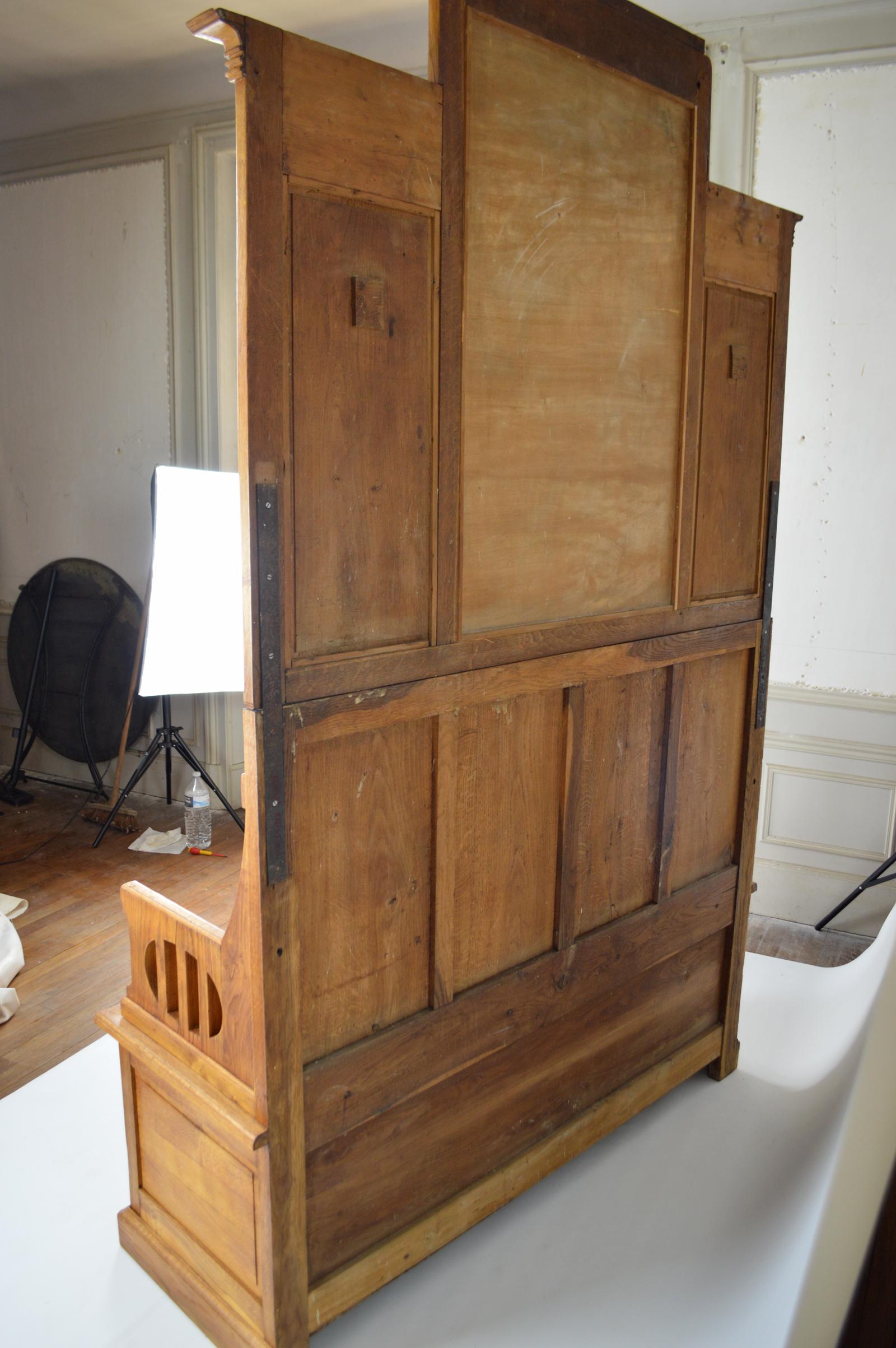 Grand banc d'entrée et porte-manteaux en chêne sculpté, Art nouveau, Italie, années 1900 en vente 13