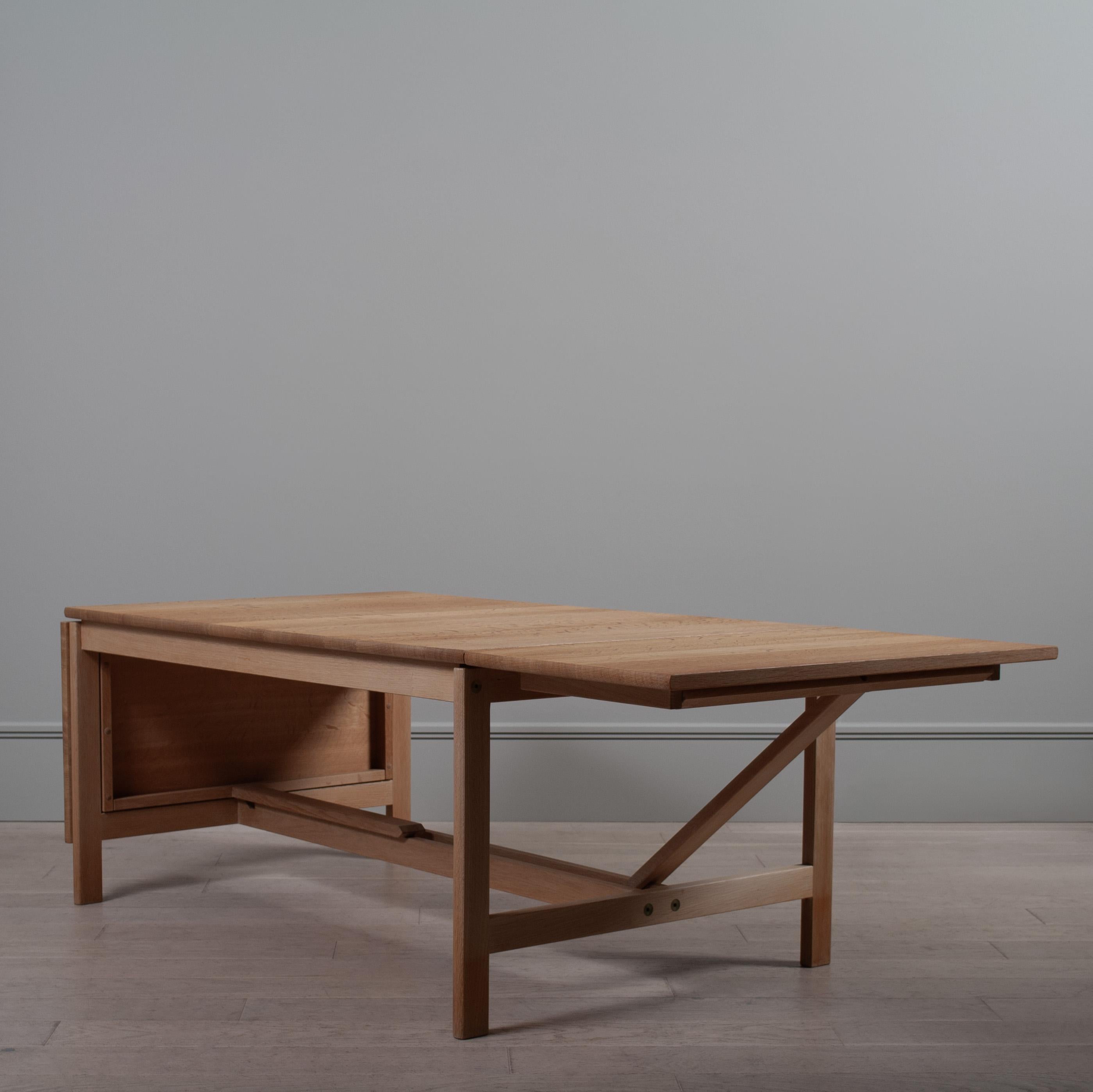 20th Century Huge Expandable Oak Center Table For Sale