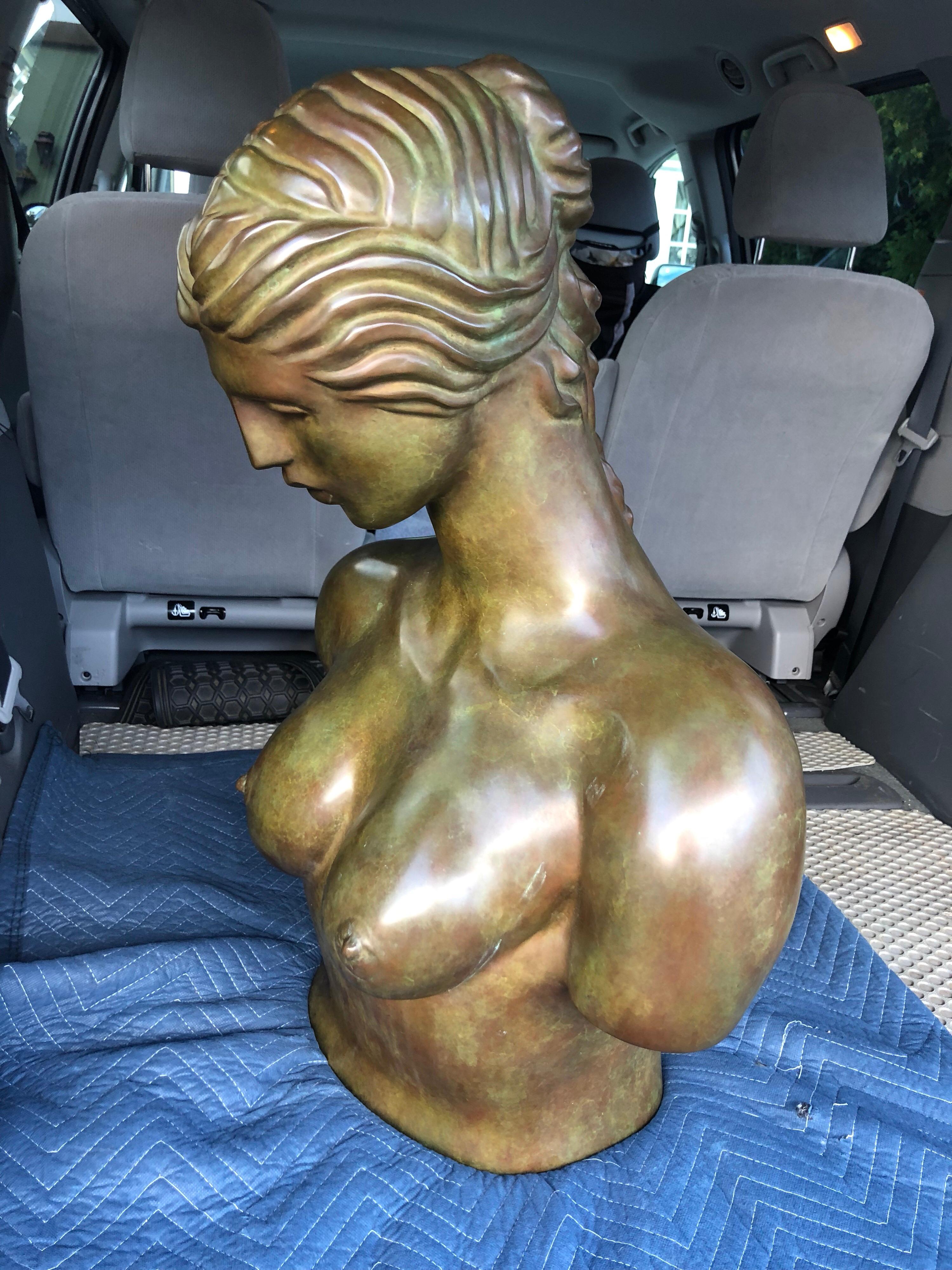 Große weibliche Bronzeskulptur eines nackten Akts von John Destefano (Art nouveau) im Angebot