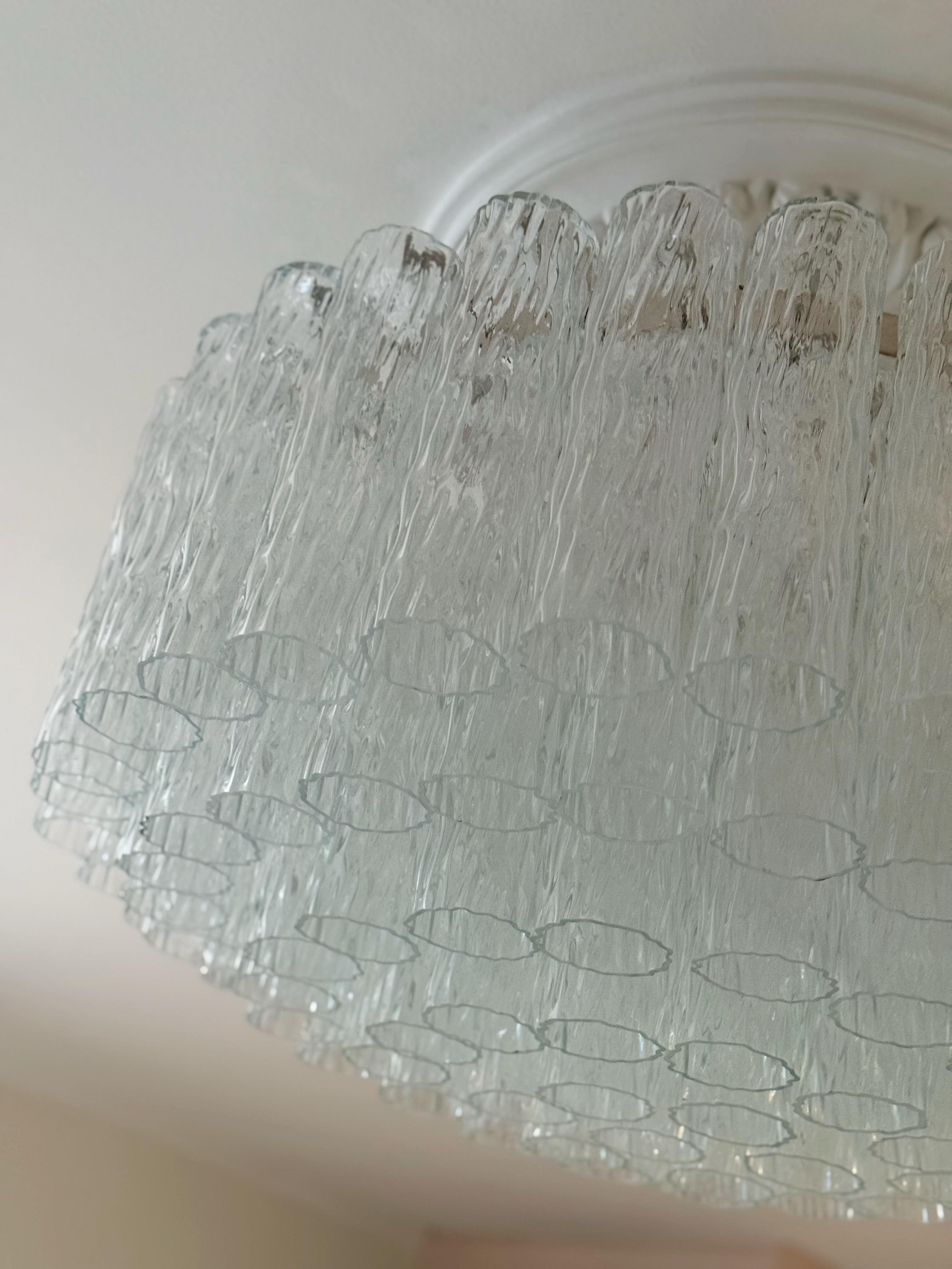 Fine XX secolo Huge Flat Classic Murano Chandelier size XXL in the of style of Venini in vendita