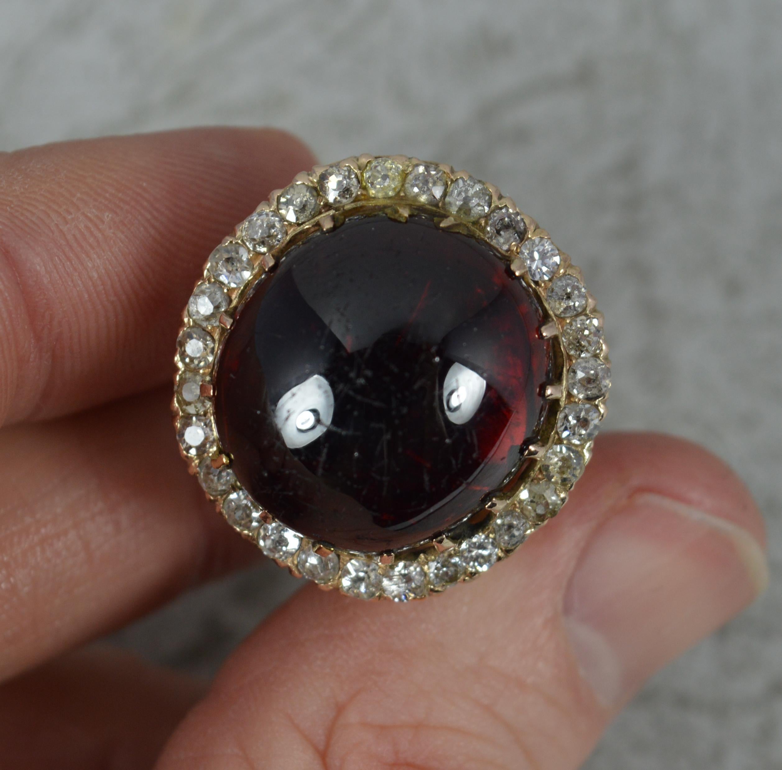 Rie Huge Foiled Back Granat Cabochon und Rosenschliff Diamant 15ct Gold Cluster Ring im Angebot 5