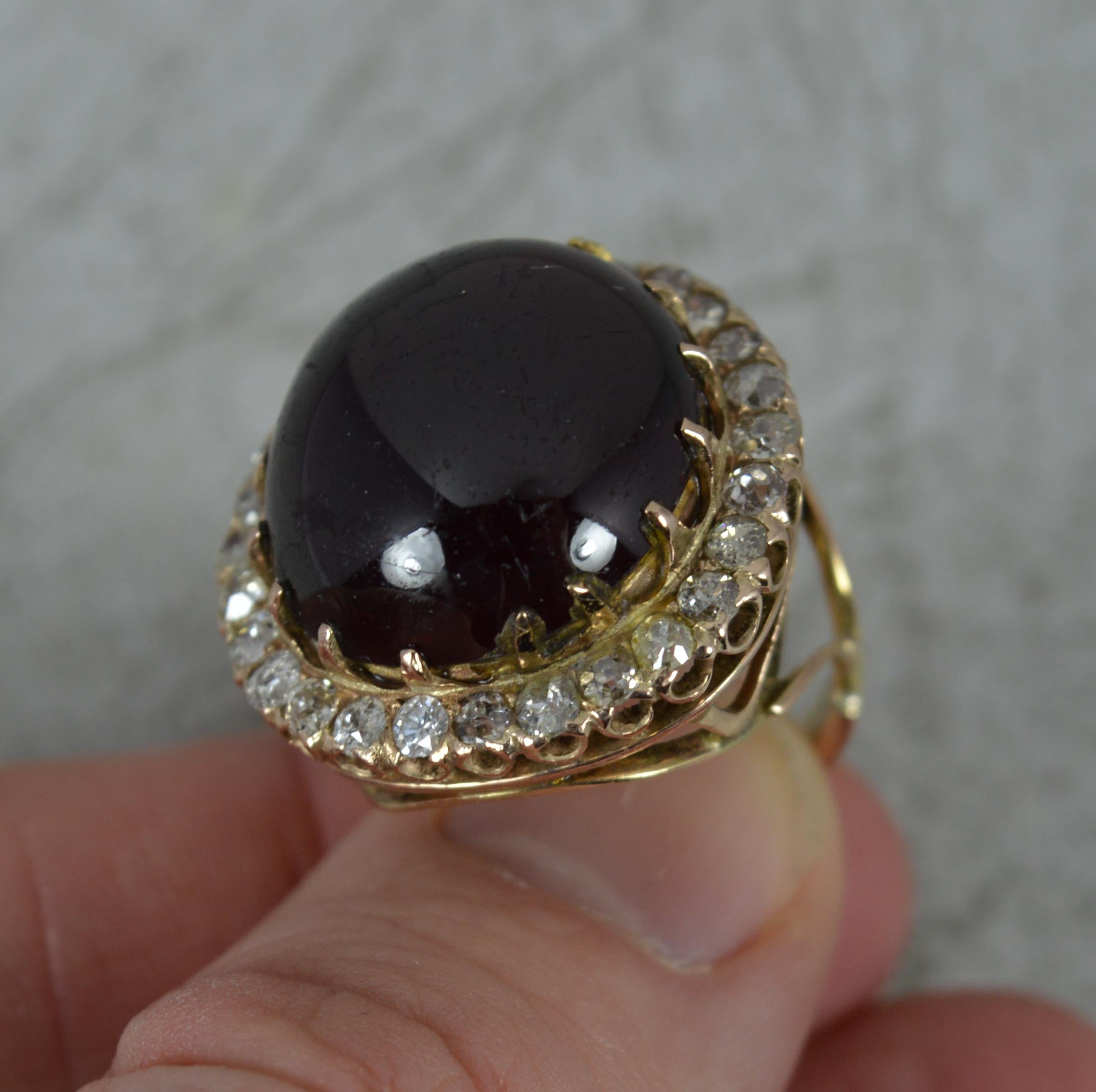 Rie Huge Foiled Back Granat Cabochon und Rosenschliff Diamant 15ct Gold Cluster Ring im Angebot 6