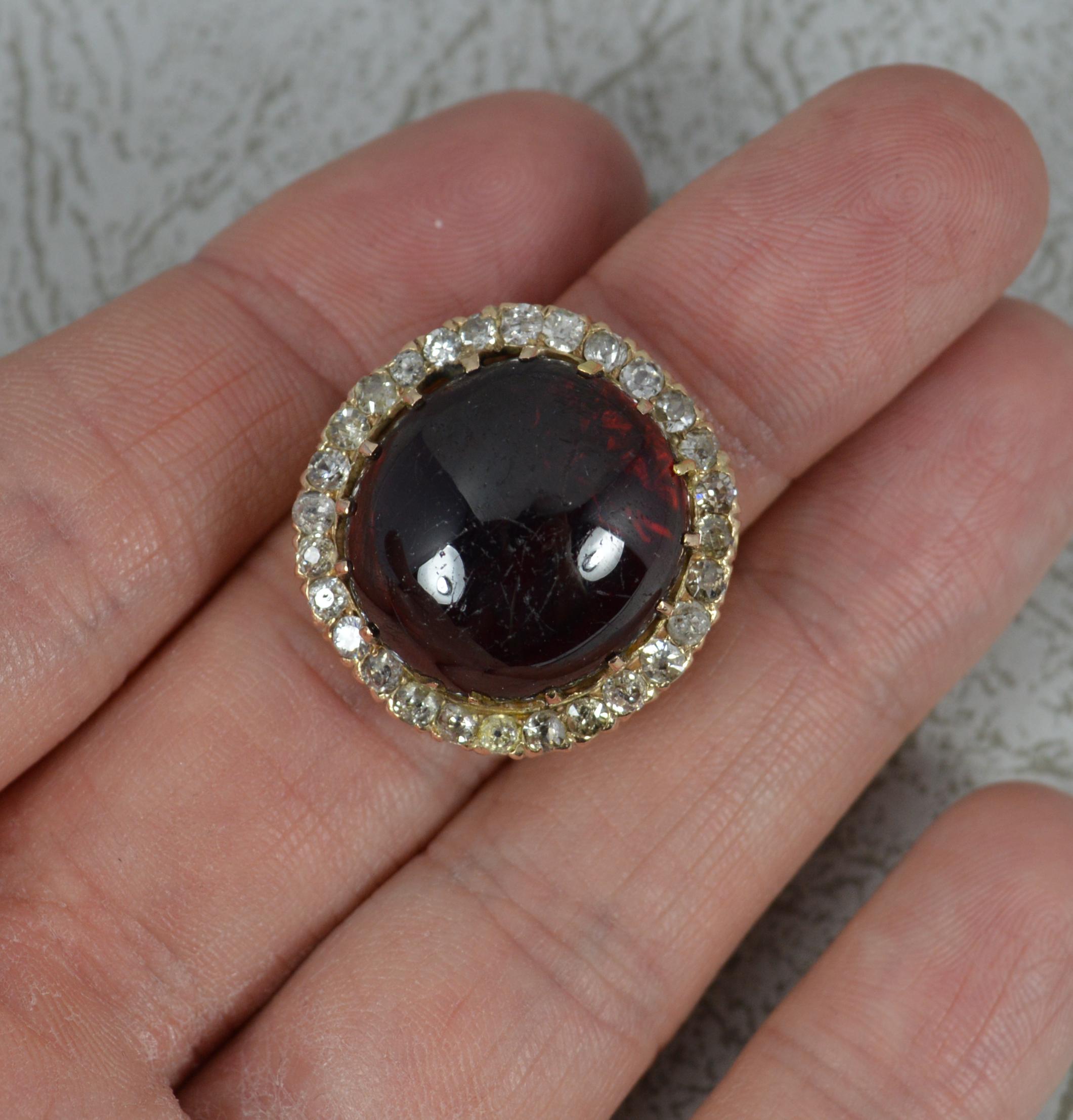 Rie Huge Foiled Back Granat Cabochon und Rosenschliff Diamant 15ct Gold Cluster Ring im Angebot 8