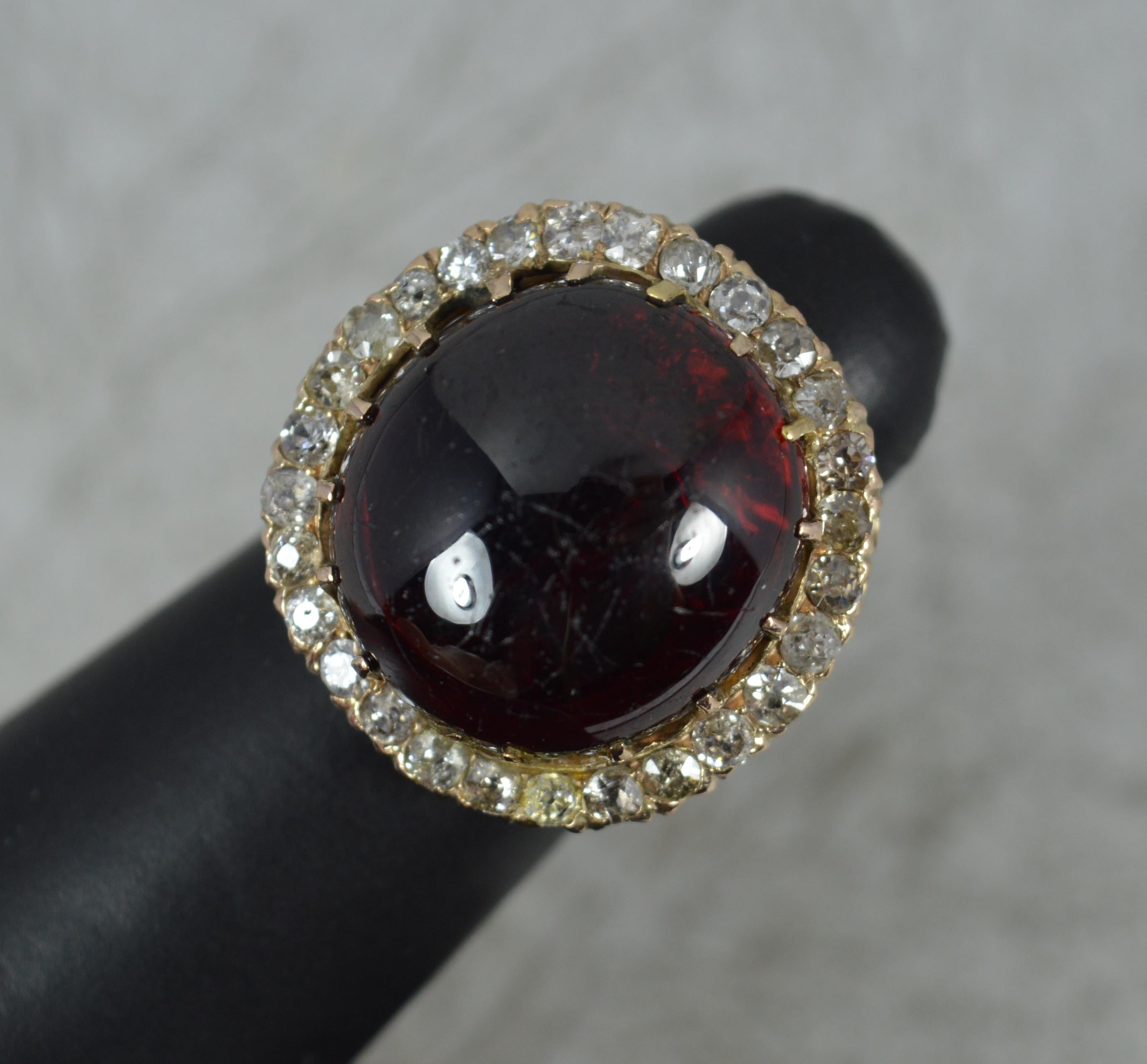 Rie Huge Foiled Back Granat Cabochon und Rosenschliff Diamant 15ct Gold Cluster Ring im Angebot 10
