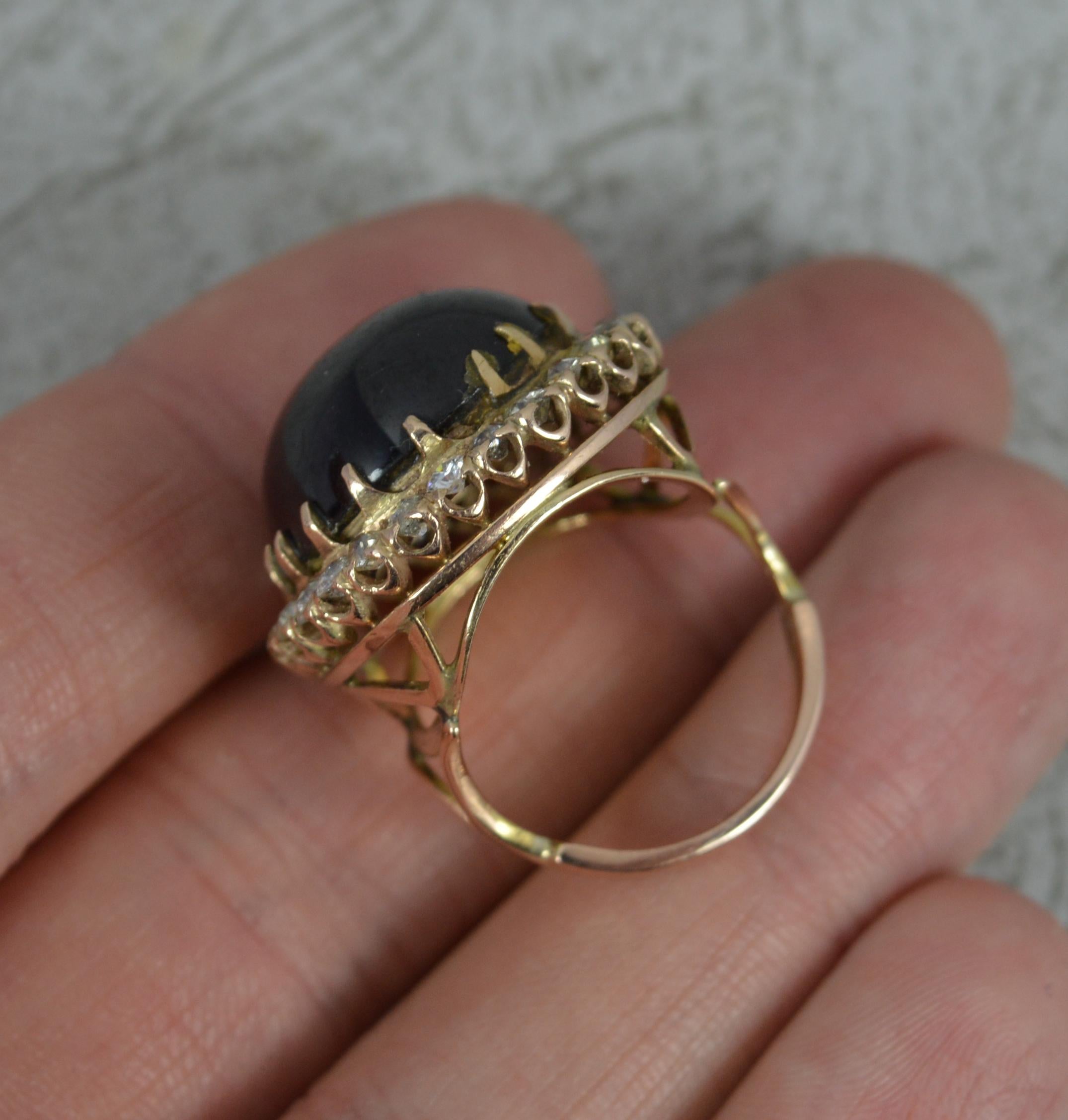 Rie Huge Foiled Back Granat Cabochon und Rosenschliff Diamant 15ct Gold Cluster Ring im Zustand „Hervorragend“ im Angebot in St Helens, GB