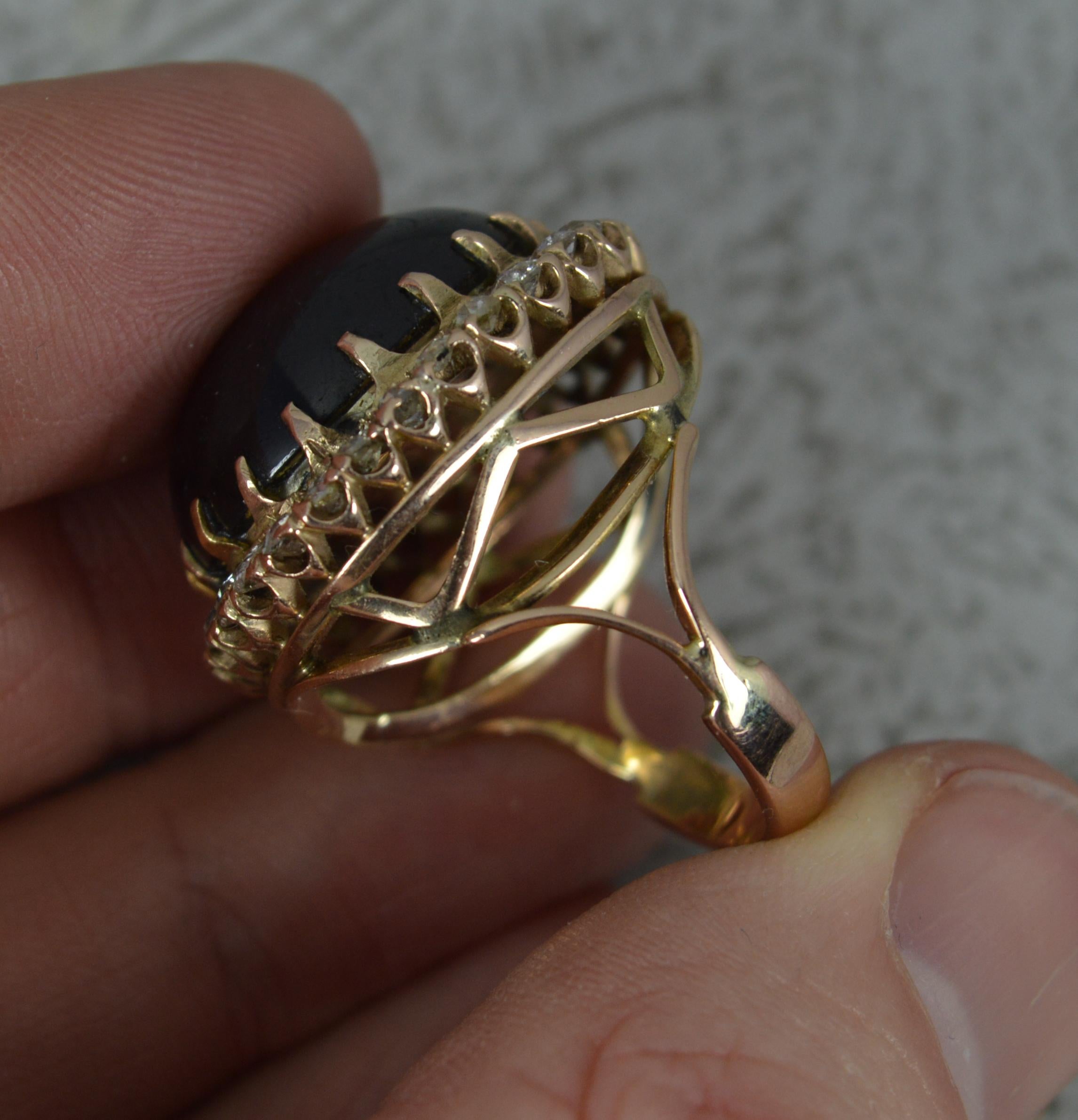 Rie Huge Foiled Back Granat Cabochon und Rosenschliff Diamant 15ct Gold Cluster Ring Damen im Angebot
