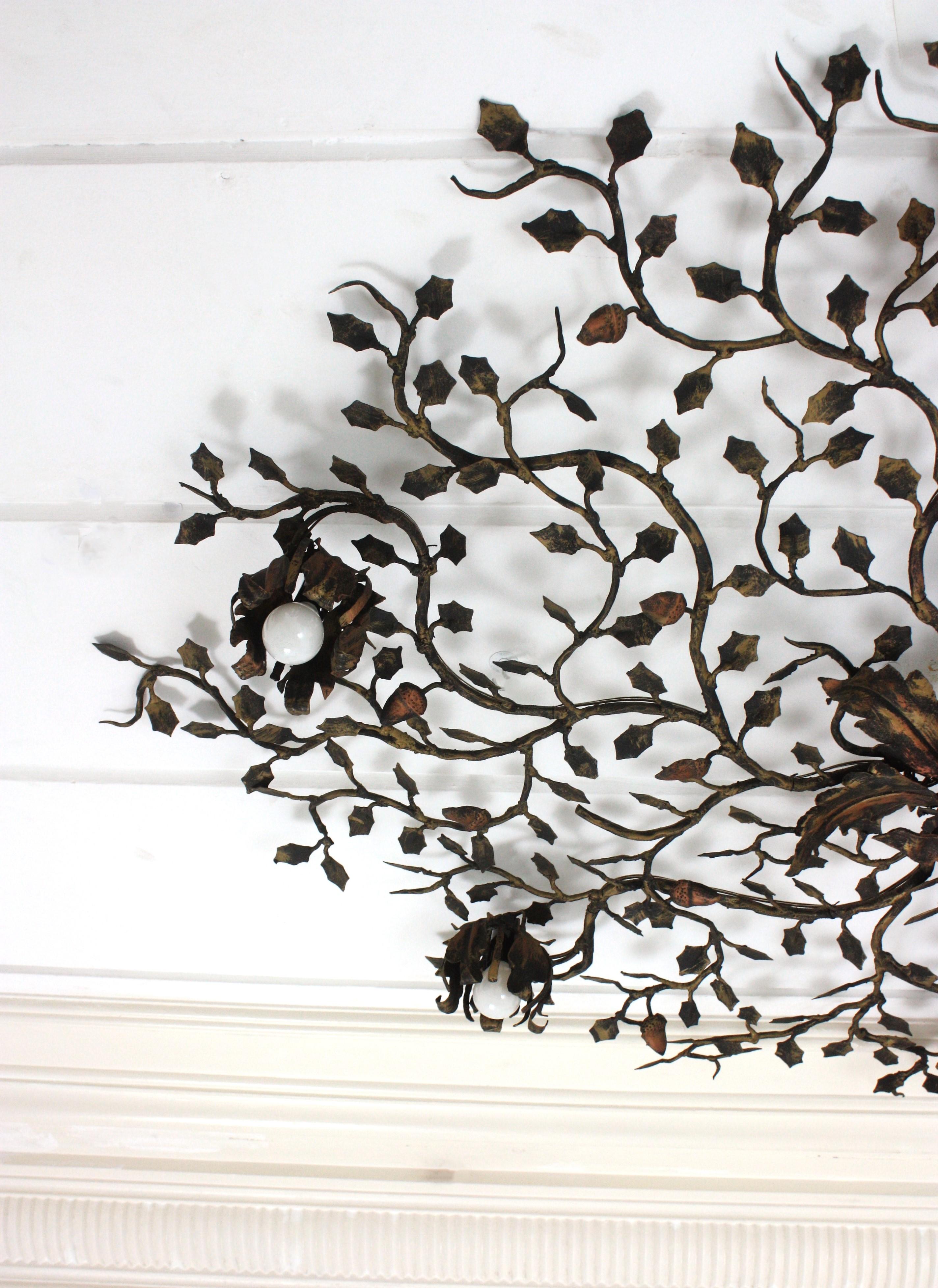 Énorme luminaire à fleur de feuillage, fer forgé doré, 56 in en vente 3