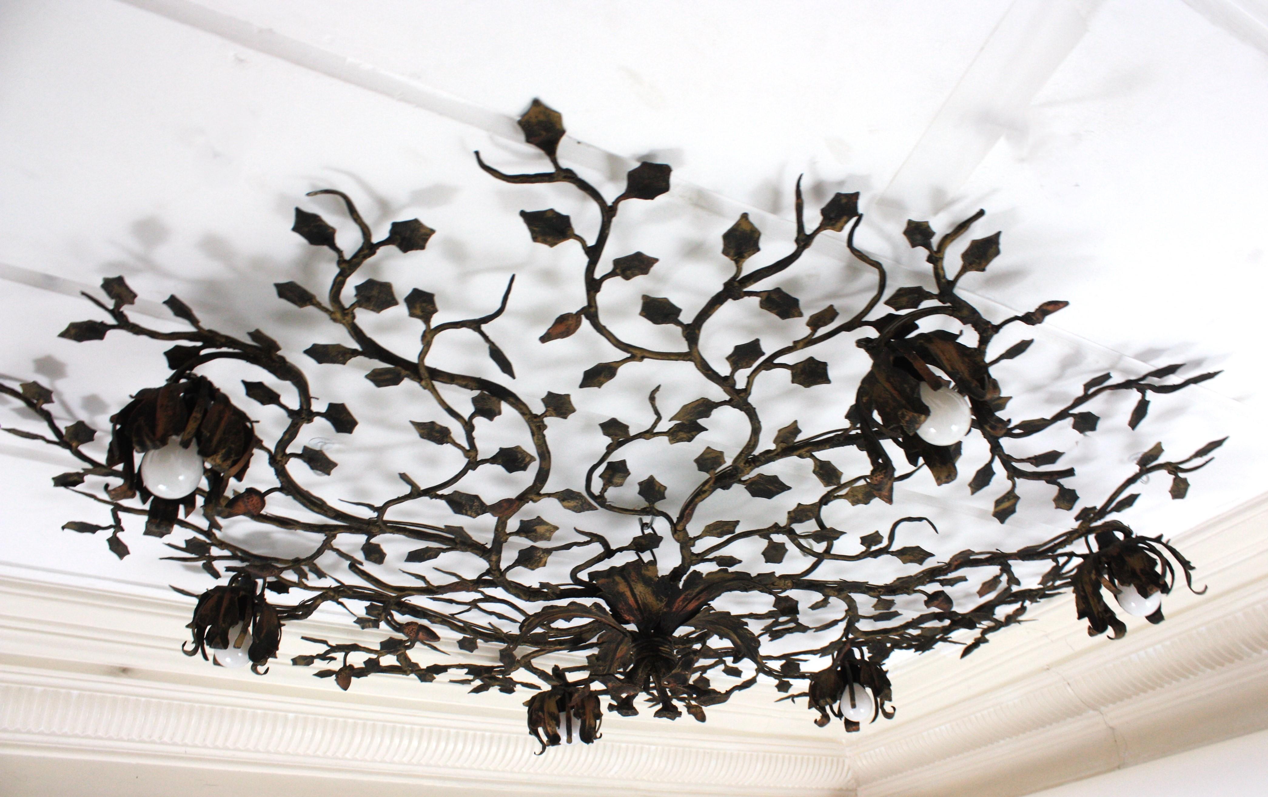 Énorme luminaire à fleur de feuillage, fer forgé doré, 56 in en vente 6