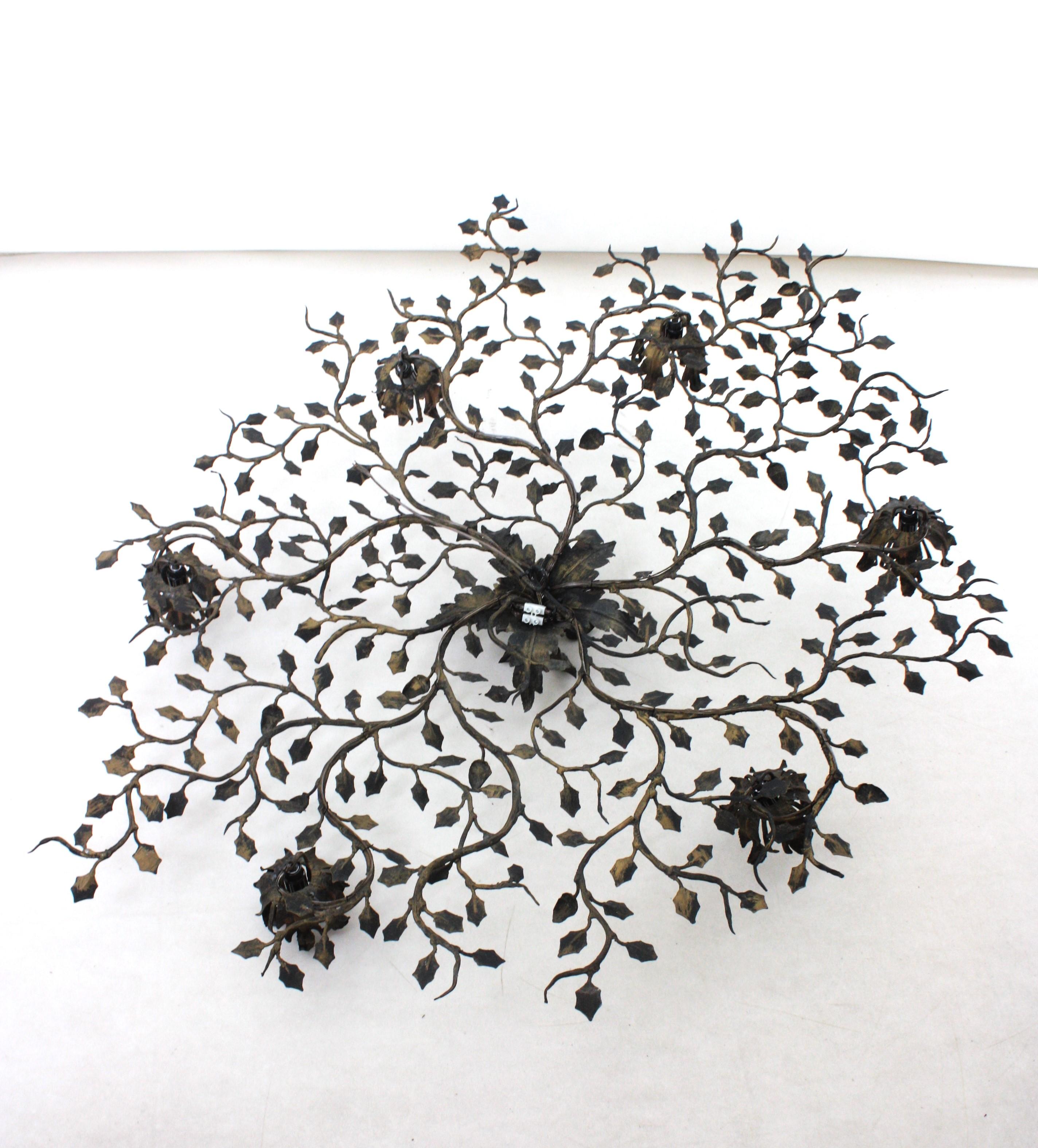 Énorme luminaire à fleur de feuillage, fer forgé doré, 56 in en vente 11