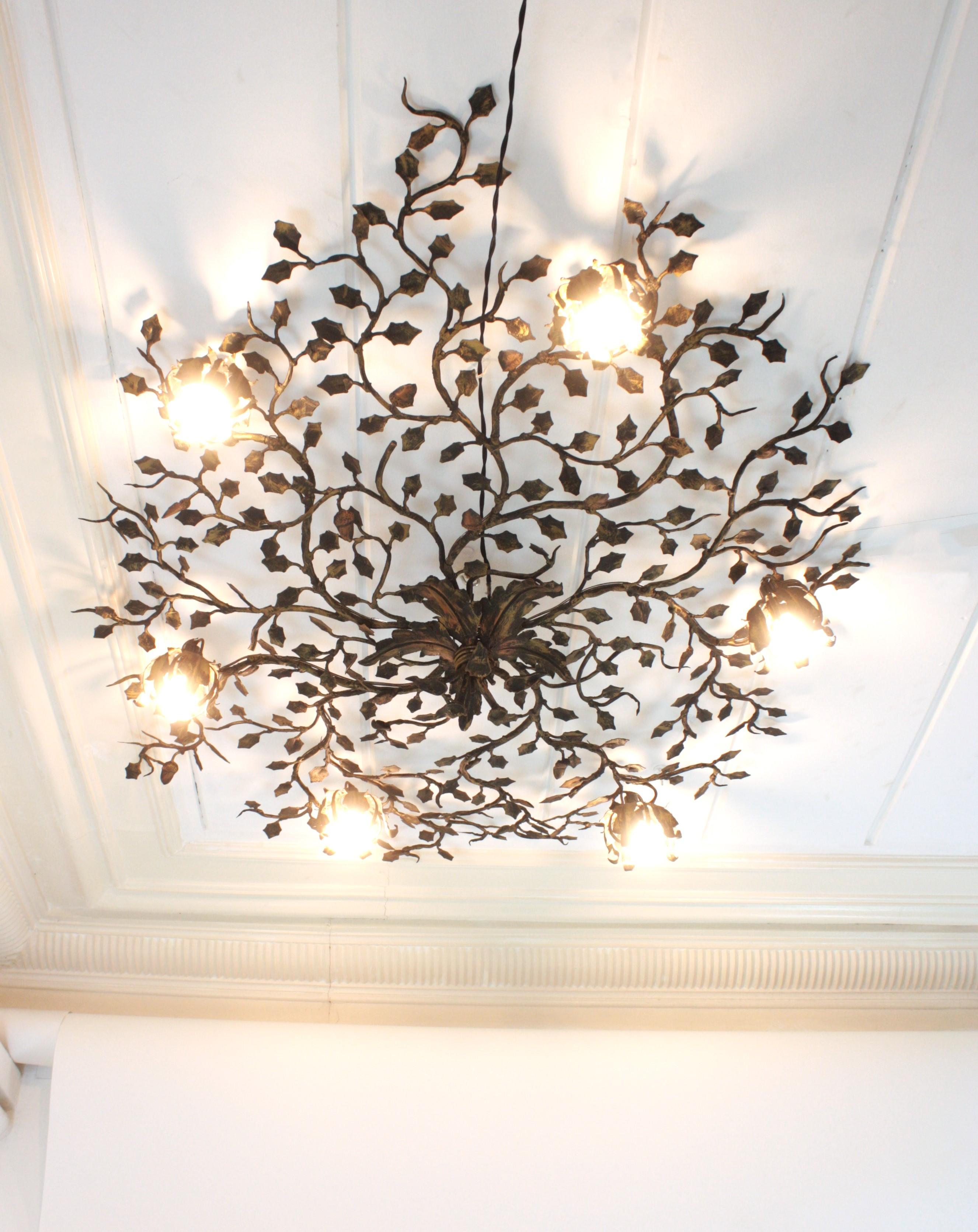 Énorme luminaire à fleur de feuillage, fer forgé doré, 56 in Bon état - En vente à Barcelona, ES