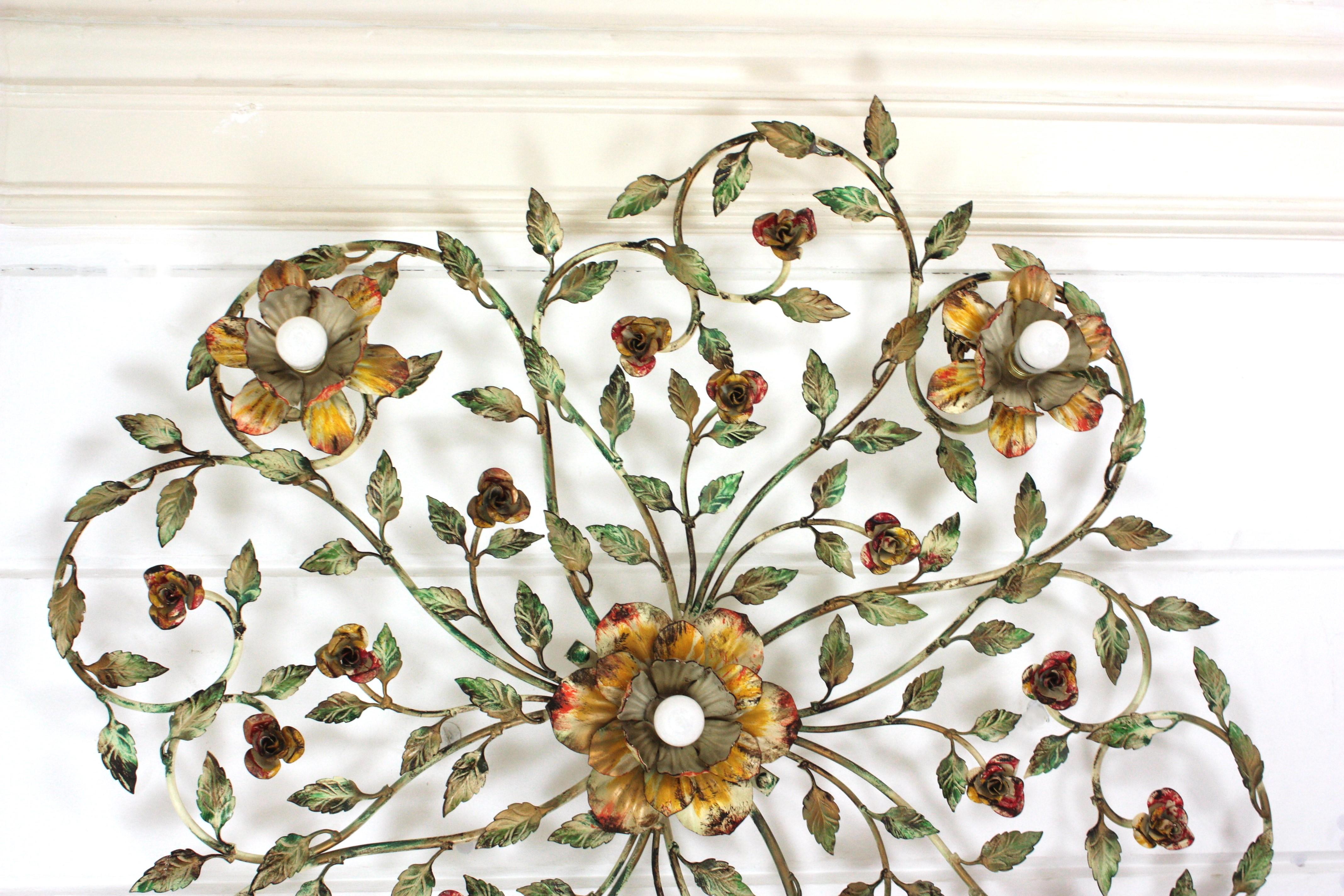 Métal Énorme luminaire à fleur de feuillage en fer polychrome, 47 po en vente