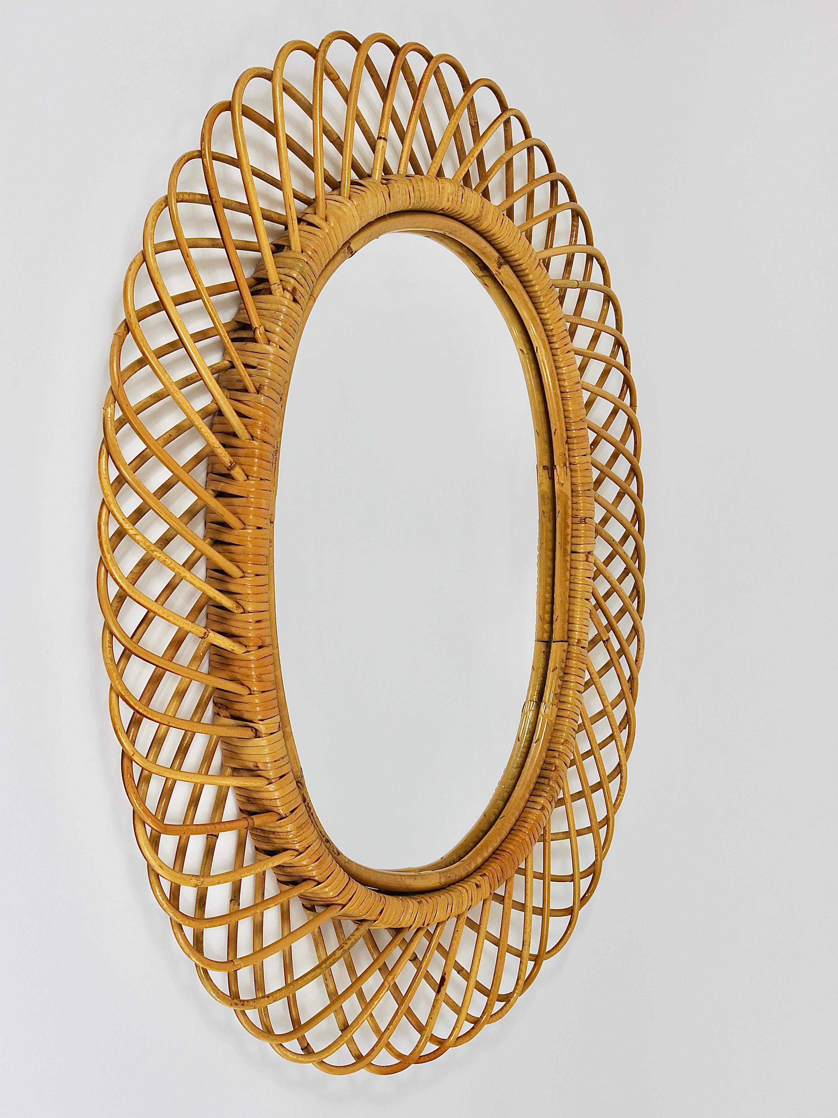 Huge Franco Albini Oval Midcentury Rattan Bamboo Sunburst Wall Mirror, 1950s In Good Condition For Sale In Vienna, AT