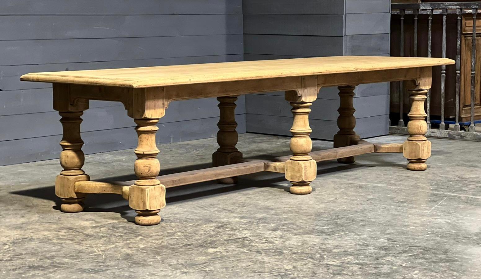 A wonderful Solid Oak Farmhouse Dining Table, long at 3 meters and also deep at 94 cm. Also very good knee clearance at 64 cm.
French in origin and dating to the early 1900s, very good quality construction all pegged joints, this table will be