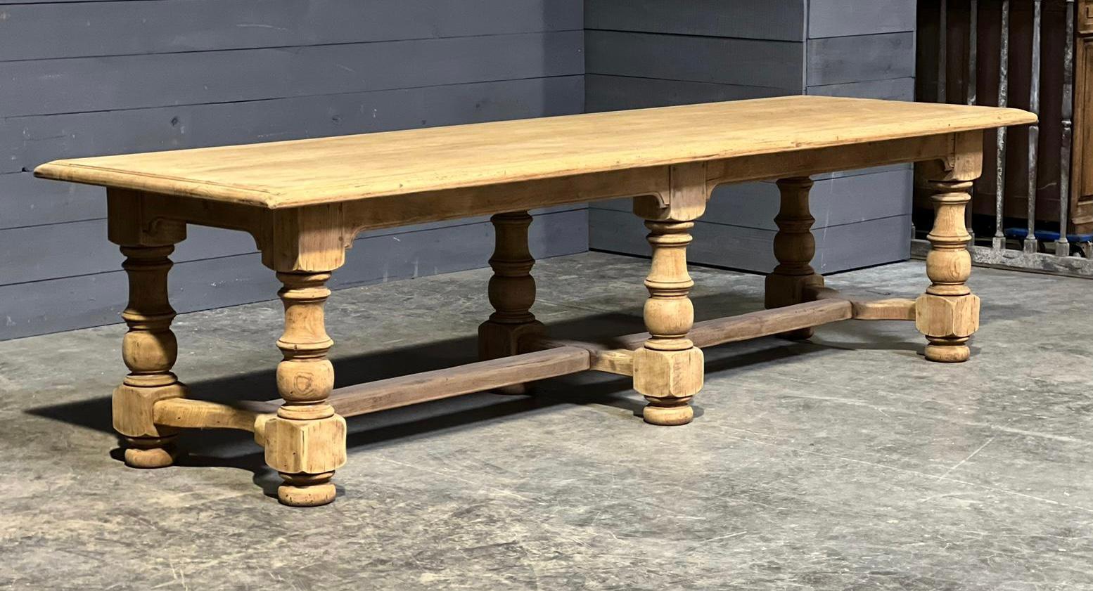 Huge French Bleached Oak Farmhouse Dining Table  In Good Condition For Sale In Seaford, GB