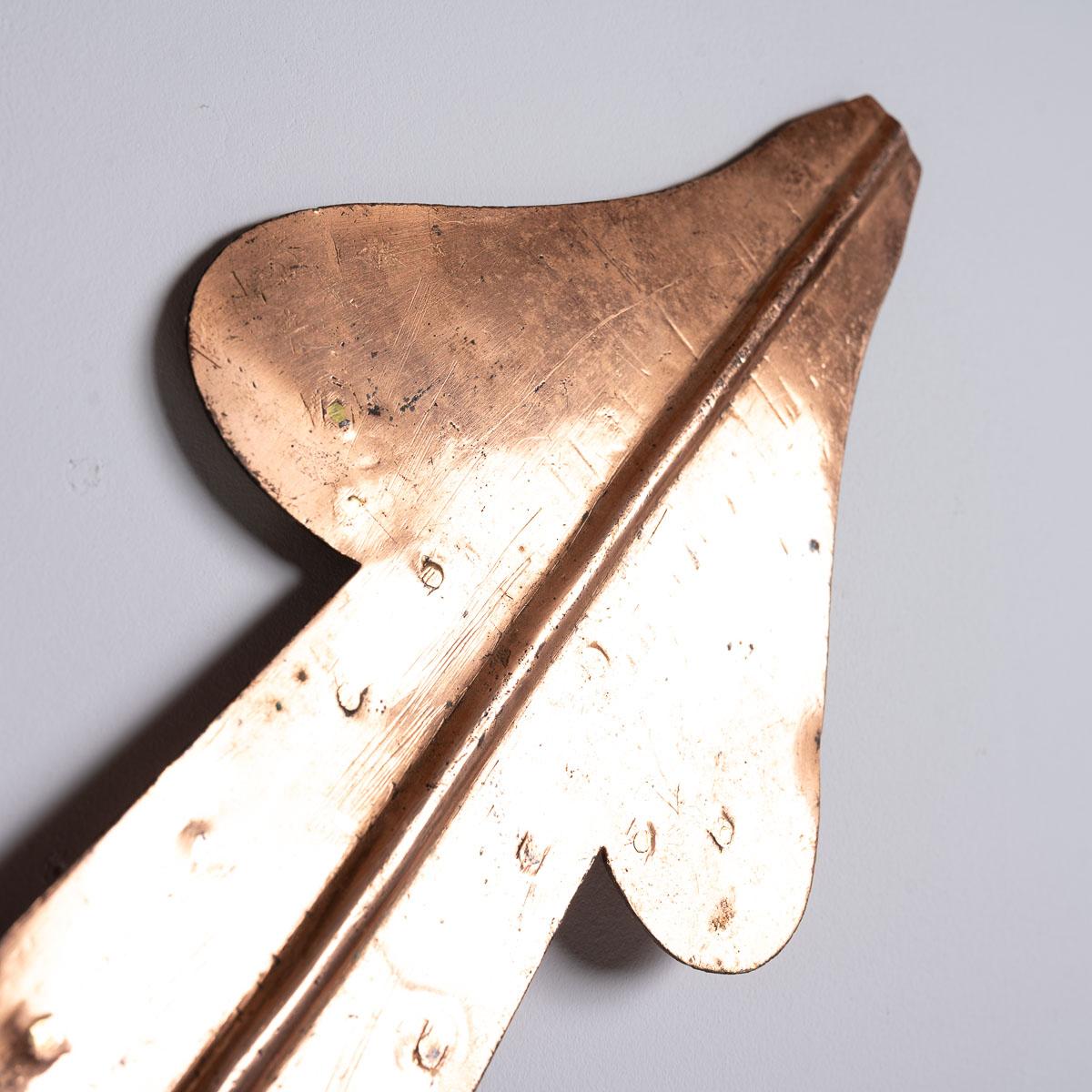 Manecillas de cobre recuperadas de un reloj de torreta francés

Un impresionante juego de agujas de reloj que antes adornarían un reloj de torre francés.

De fabricación francesa fechada hacia 1900

Hechas totalmente de cobre, estas manos