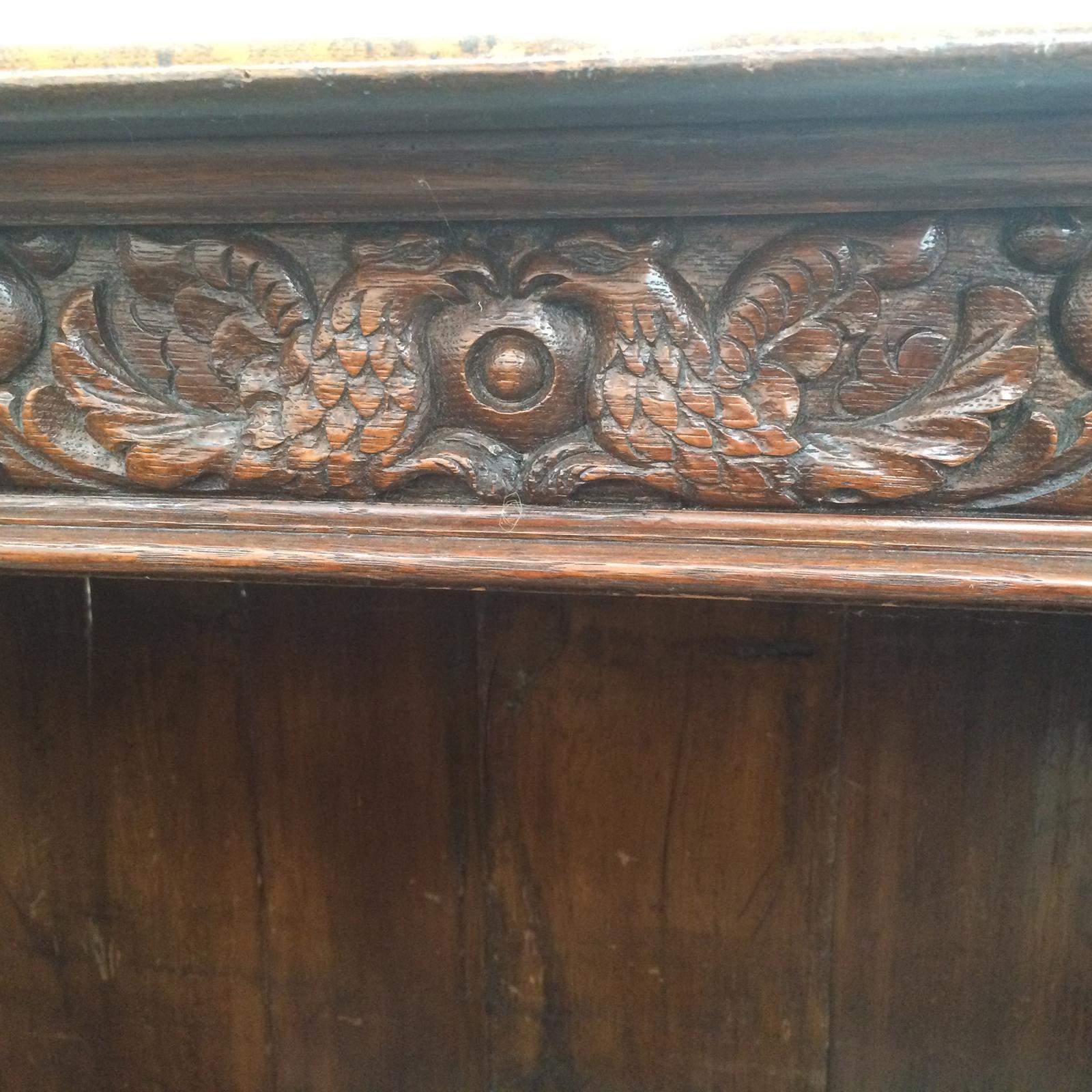 Huge French Heavily Carved Oak Bookcase, circa 1880 In Good Condition For Sale In Daylesford, Victoria