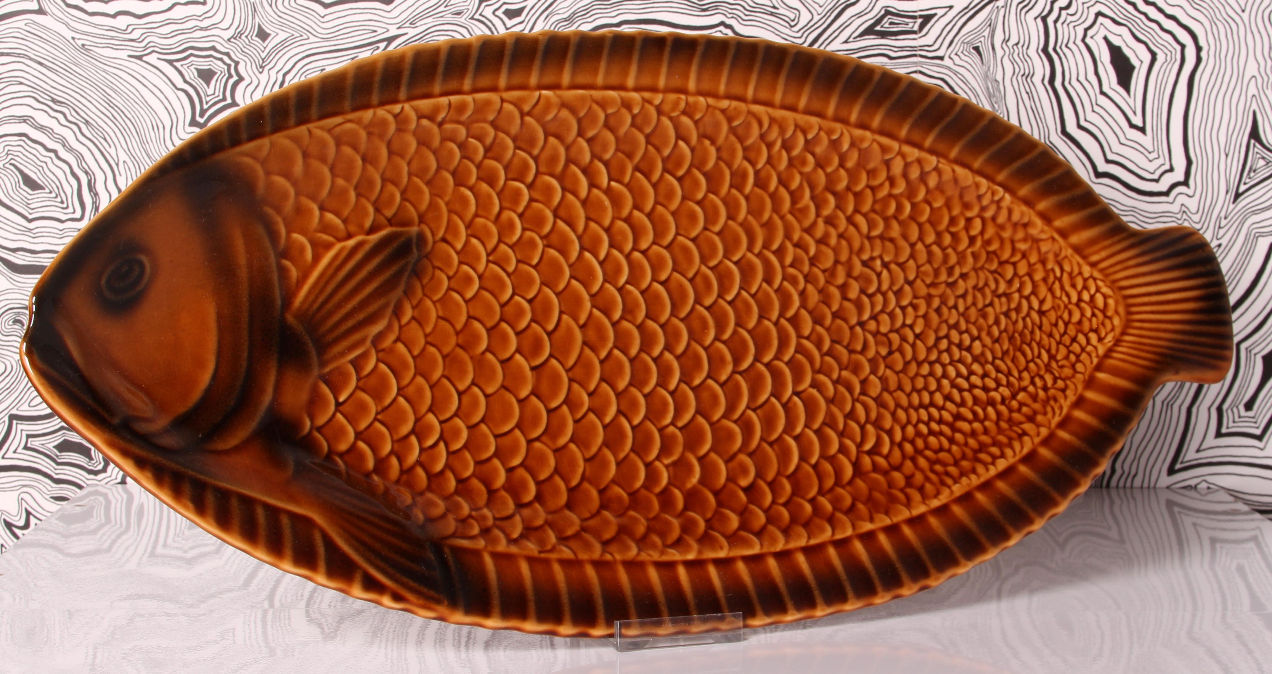 enorme plato de pescado de mayólica francesa Sarreguemines años 50 en muy buen estado en venta 1