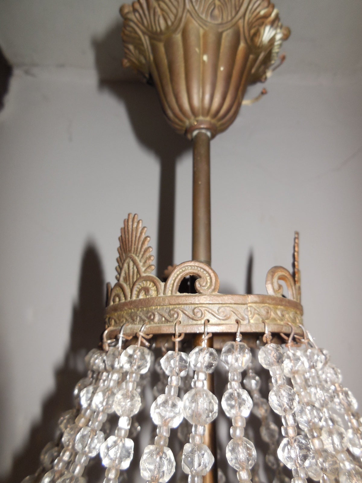 Huge French Oval Crystal Prisms Tiered Chandelier In Good Condition For Sale In Modena (MO), Modena (Mo)