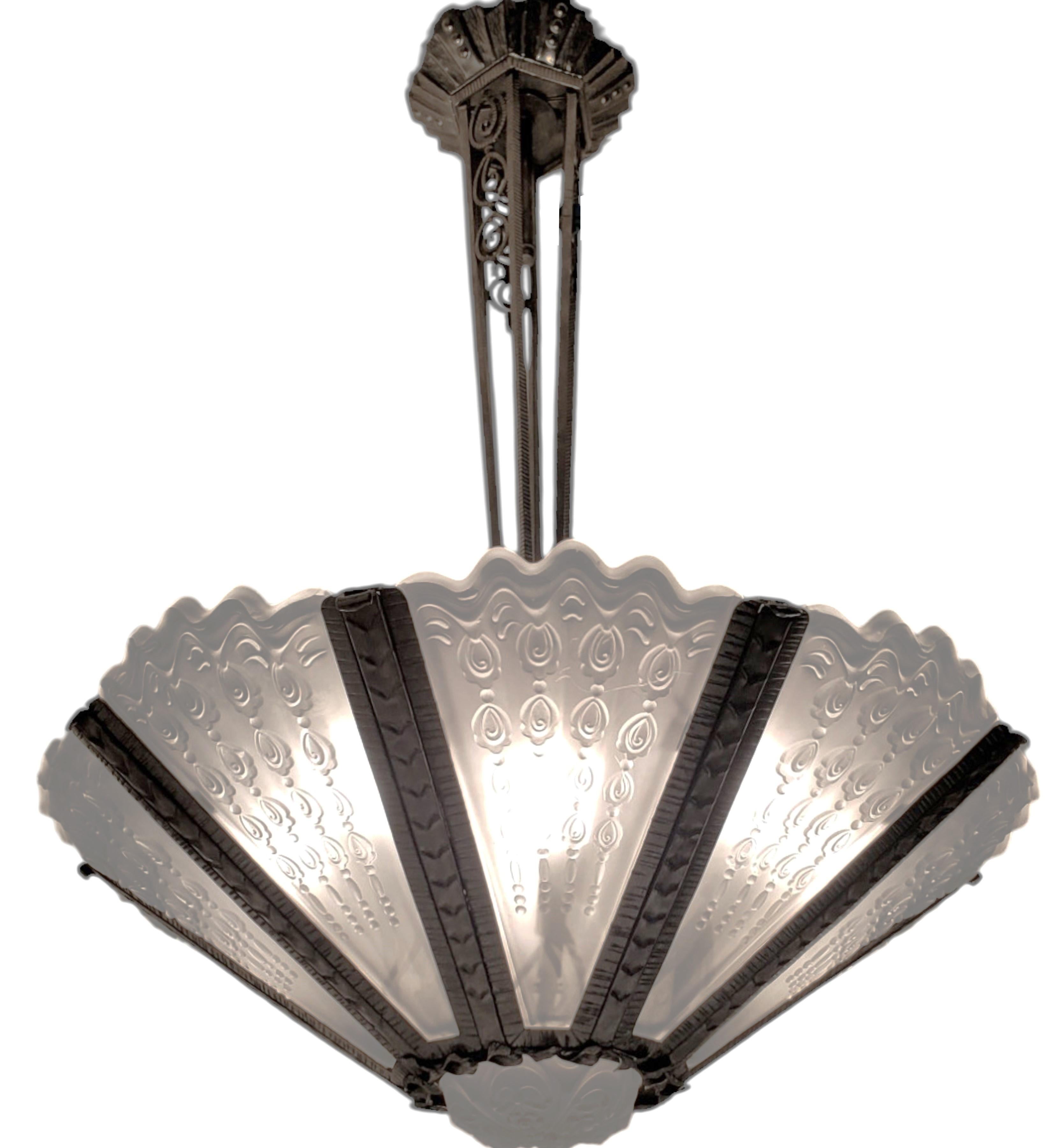 Grand lustre d'art givré + fer forgé à la main, Genet et Michon en vente 13