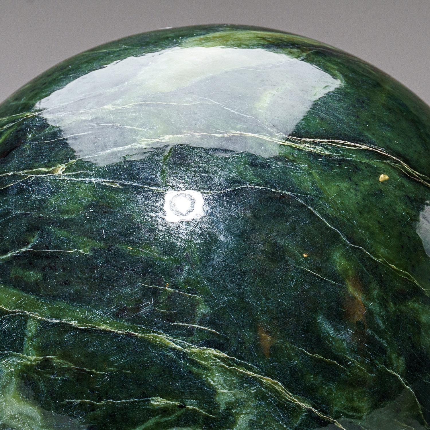 Pakistanais Énorme sphère de jade néphrite véritable polie du Pakistan, '65 Lbs'. en vente