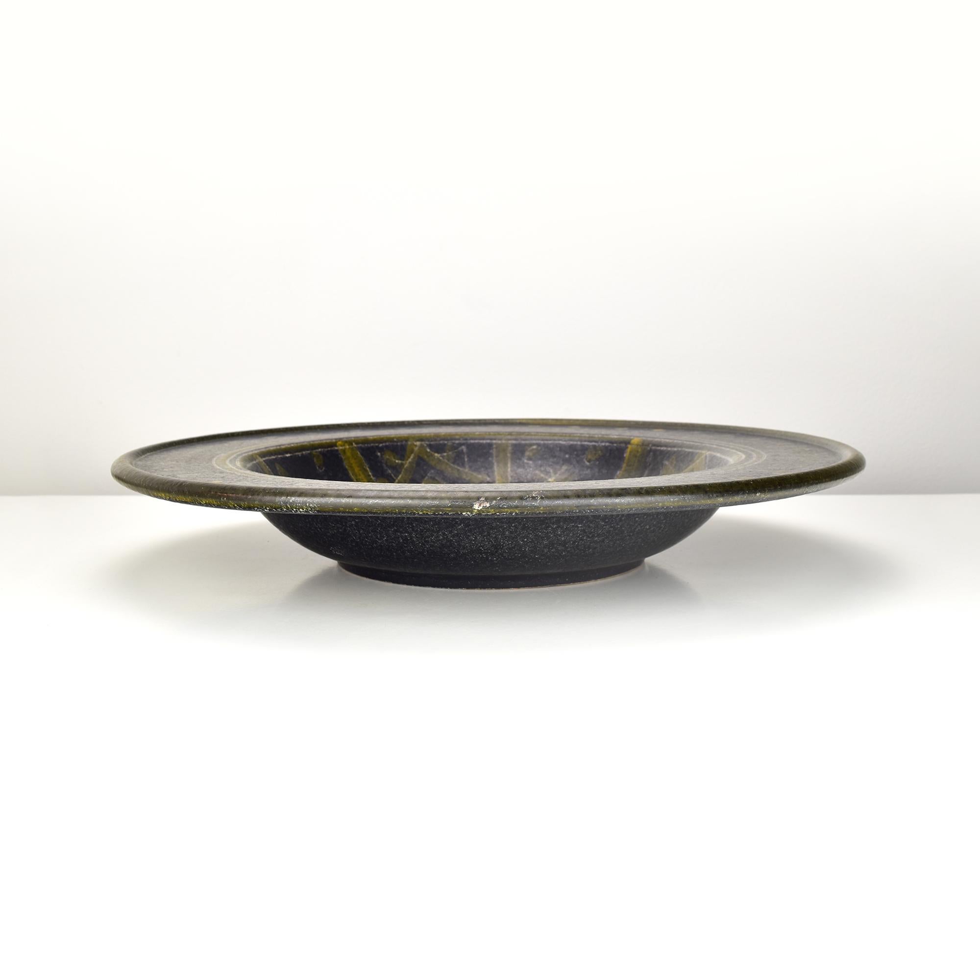 Smaltato Enorme centrotavola geometrico in ceramica in stile ICS Gambone Bitossi in vendita