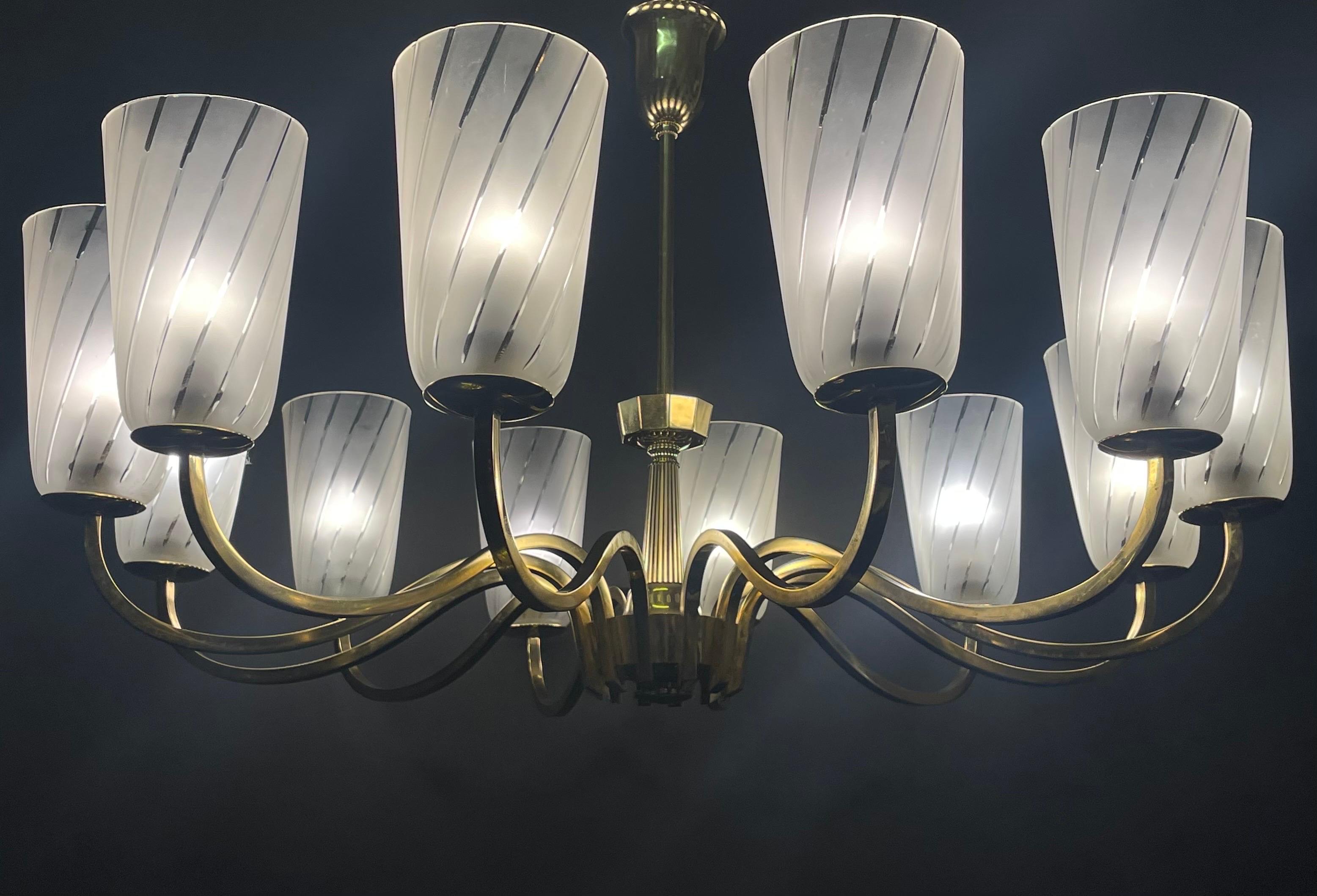 Mid-20th Century Huge German Art Deco Polished Brass and Frosted Glass Chandelier, 1940s For Sale