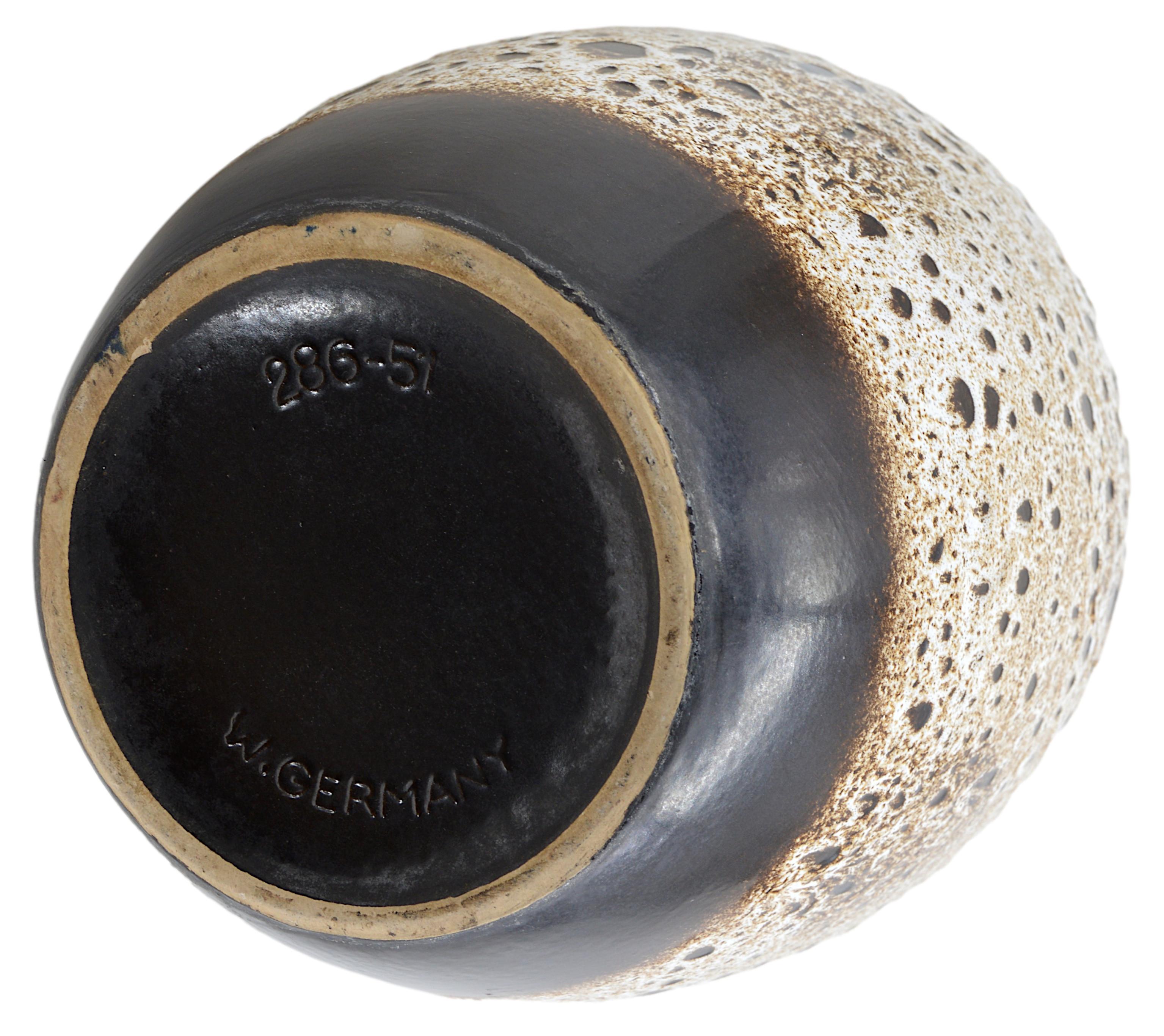 Ceramica Enorme vaso da terra tedesco di metà secolo in ceramica, inizio anni '70 in vendita