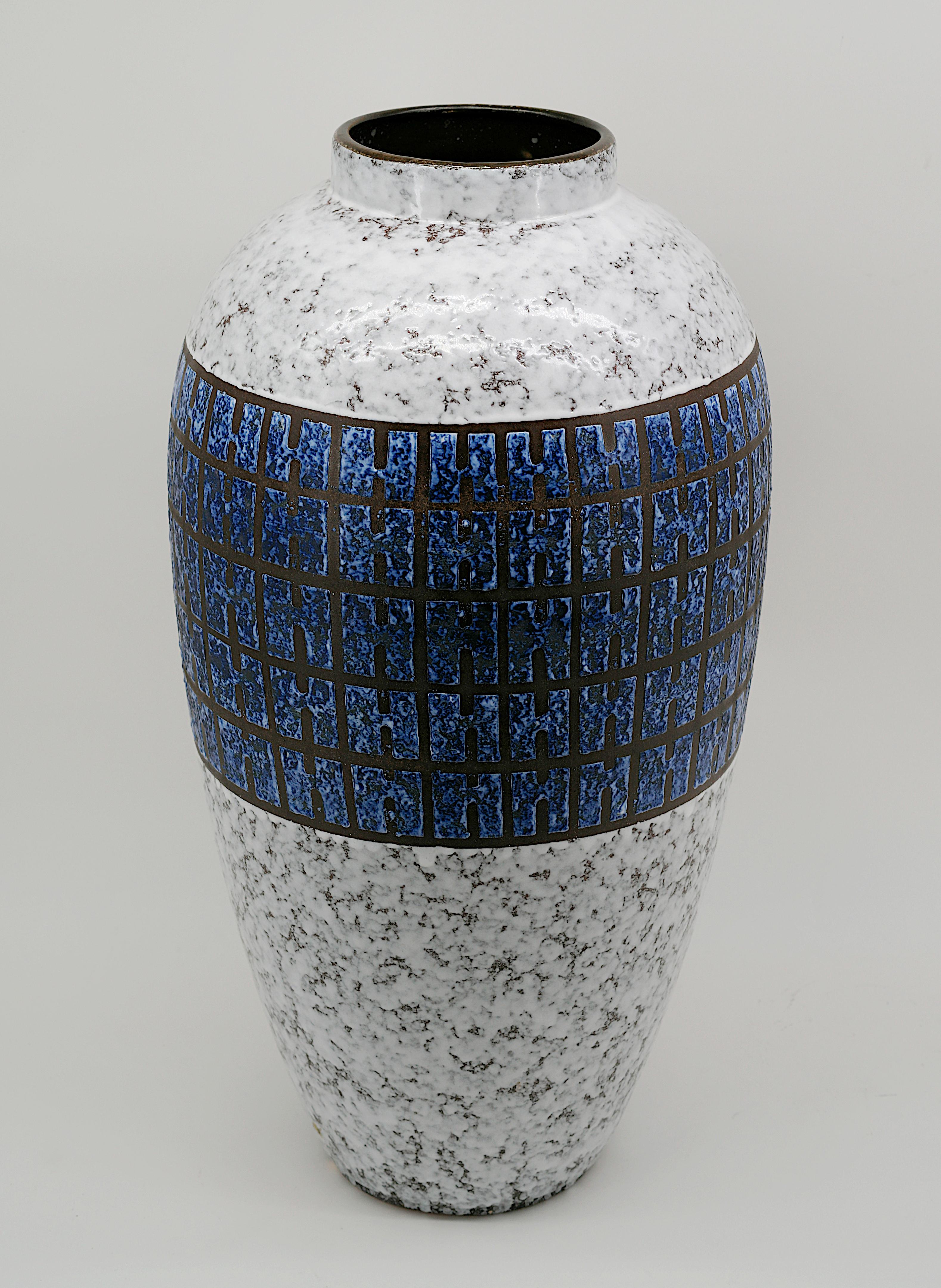 Huge German Mid-century Ceramic Vase, 1970s, Possibly Lamp In Excellent Condition For Sale In Saint-Amans-des-Cots, FR