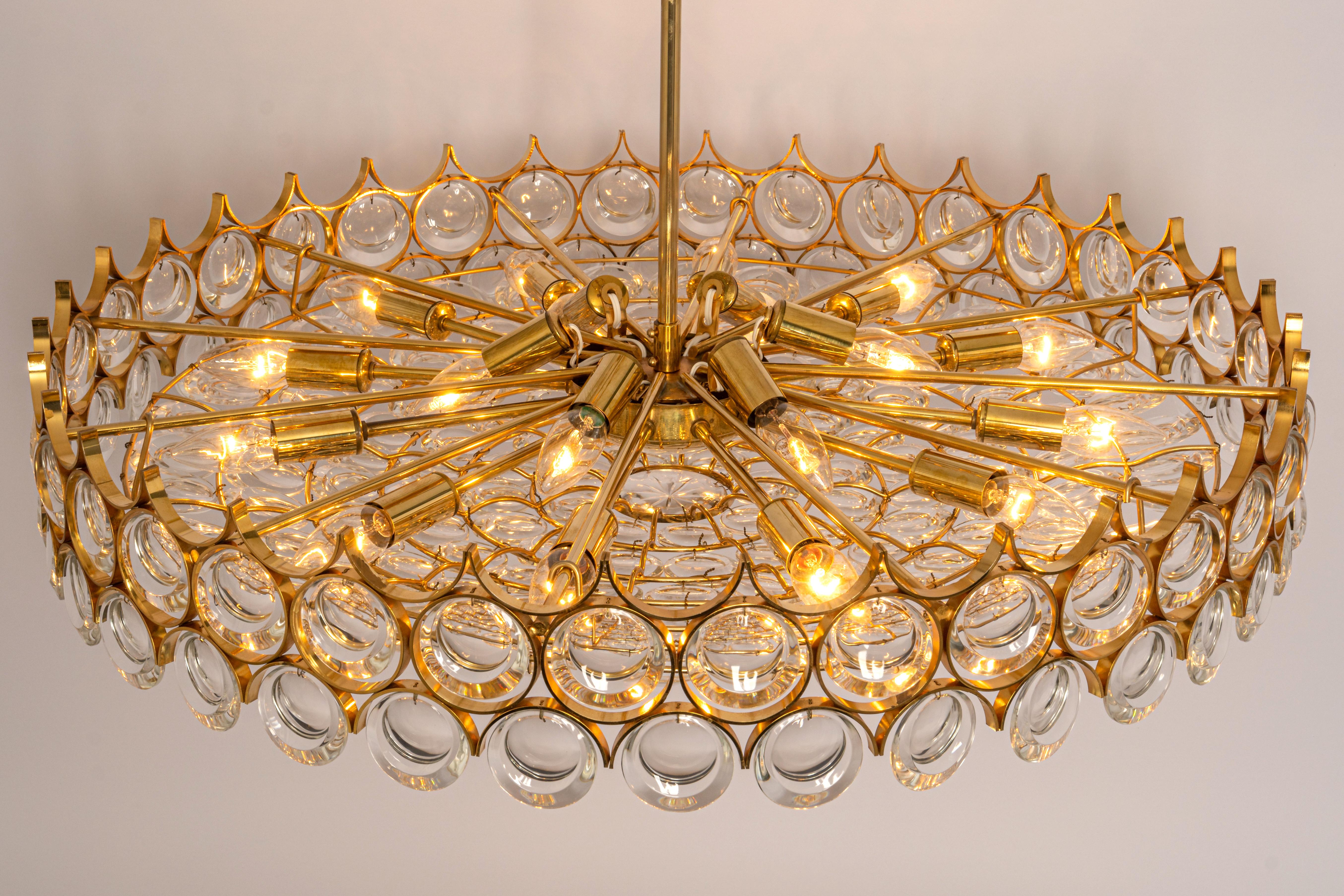 Huge Gilt Brass and Crystal Chandelier, Sciolari Design by Palwa, Germany, 1970s For Sale 4
