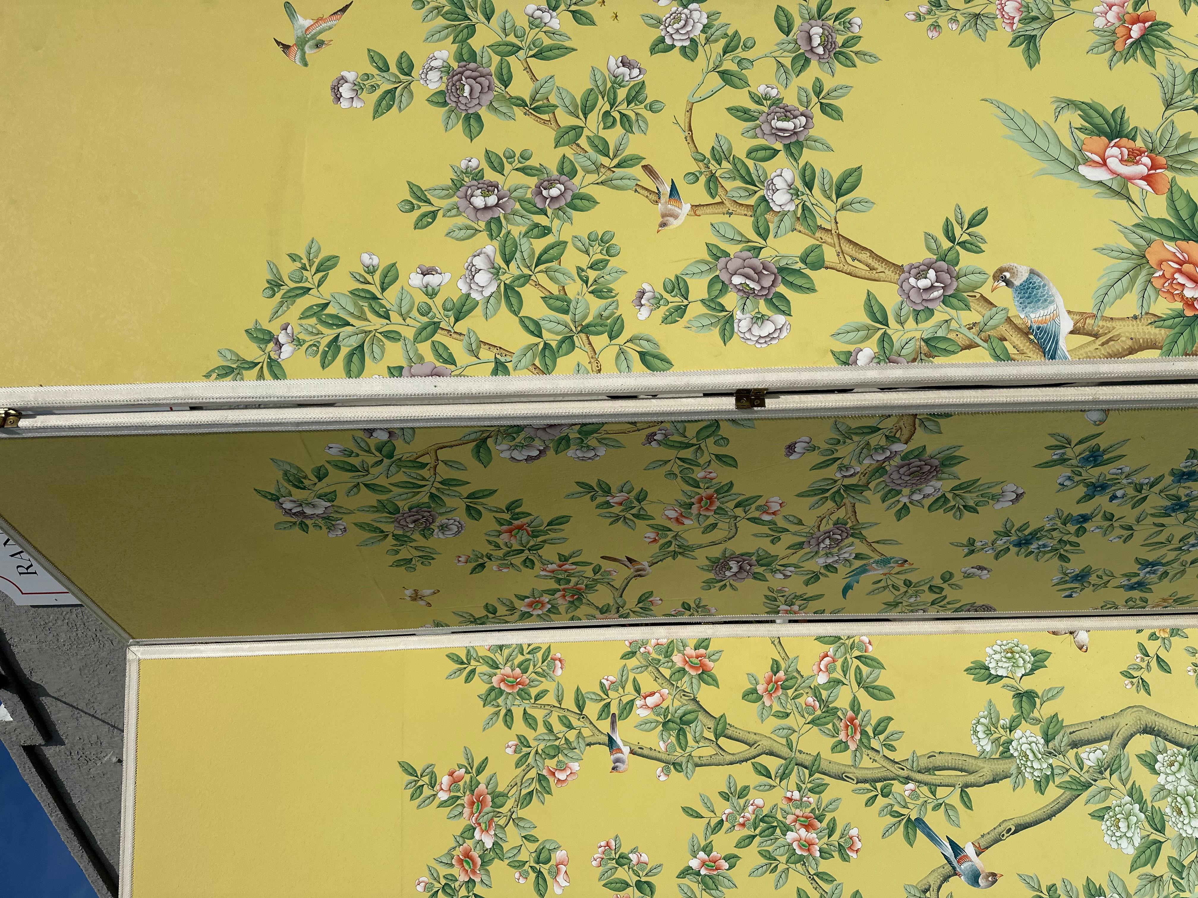 Enorme papel pintado Gracie Amarillo Chinoiserie Separador de ambientes Biombo de suelo en venta 2