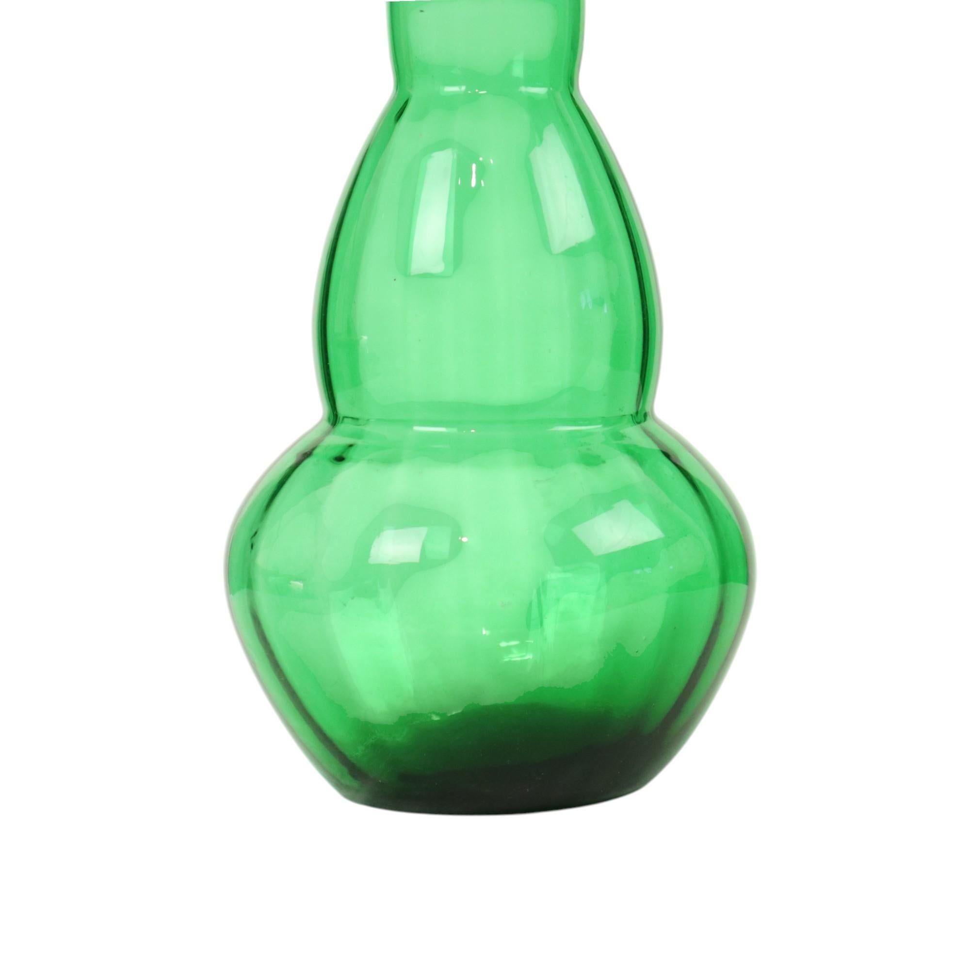 Fait main Grande Carafe en verre vert Bouteille Genie Empoli Italie 63cm en vente