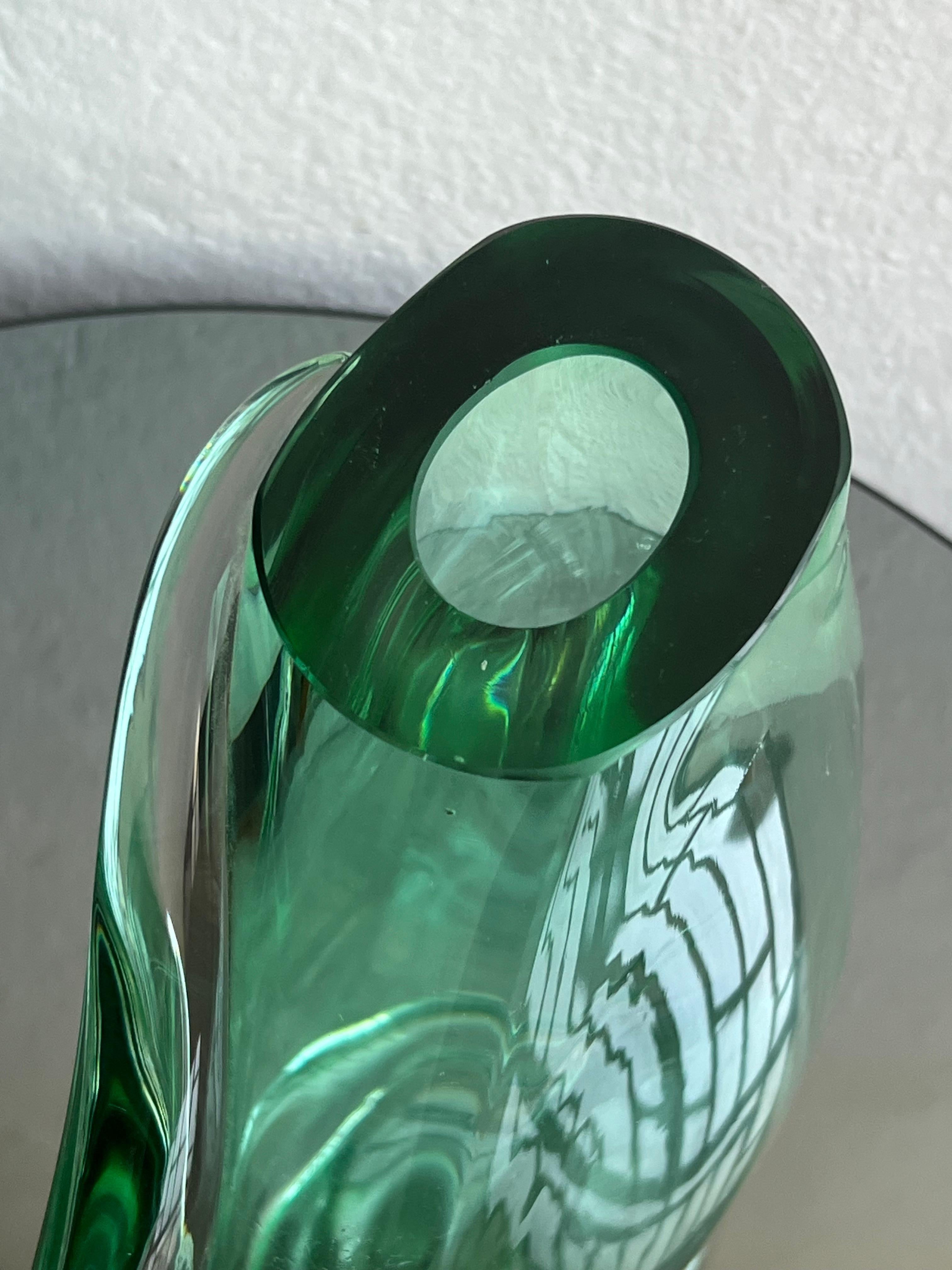 Enorme jarrón verde de cristal de Murano del maestro artesano Flavio Poli Años 70 en venta 3