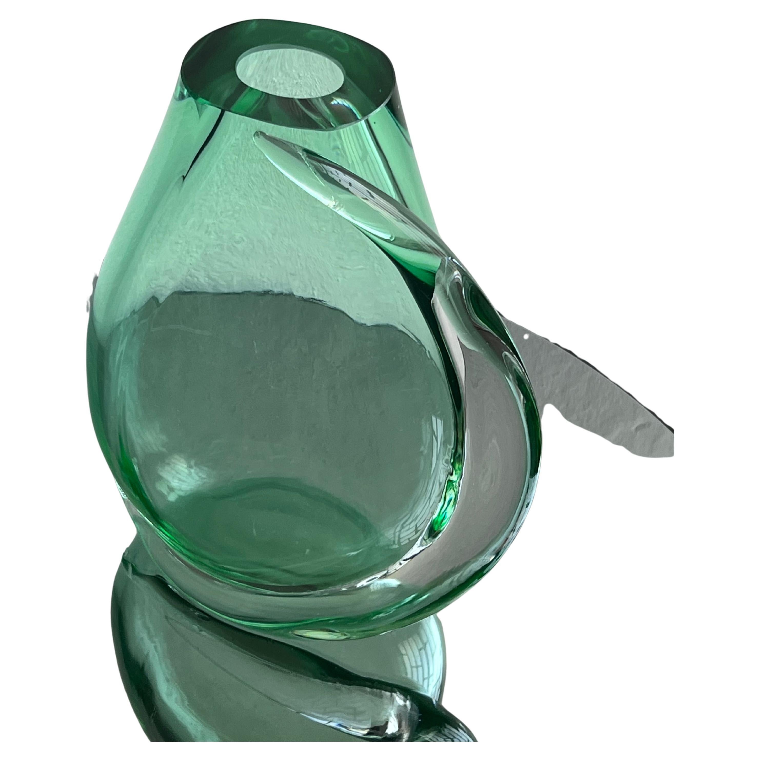 Jarrón de cristal decorativo macizo - Jarrón de Murano soplado a mano - Cristal vintage de colección - Cristal de Murano

Jarrón poco común de Murano, soplado a mano en la isla italiana durante la década de 1970, cuando la era del diseño de mediados