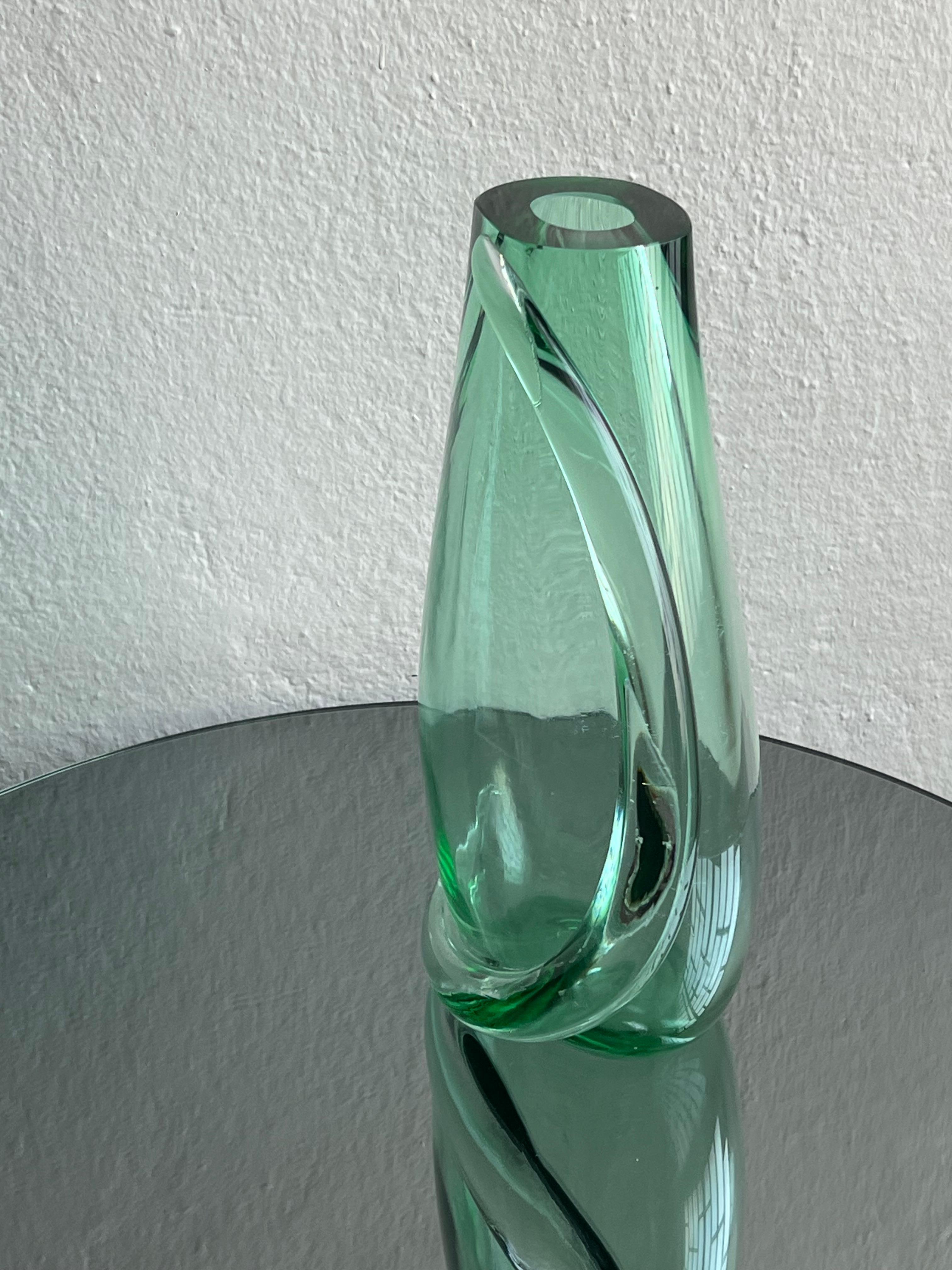 Enorme jarrón verde de cristal de Murano del maestro artesano Flavio Poli Años 70 en Bueno estado para la venta en Milano, IT