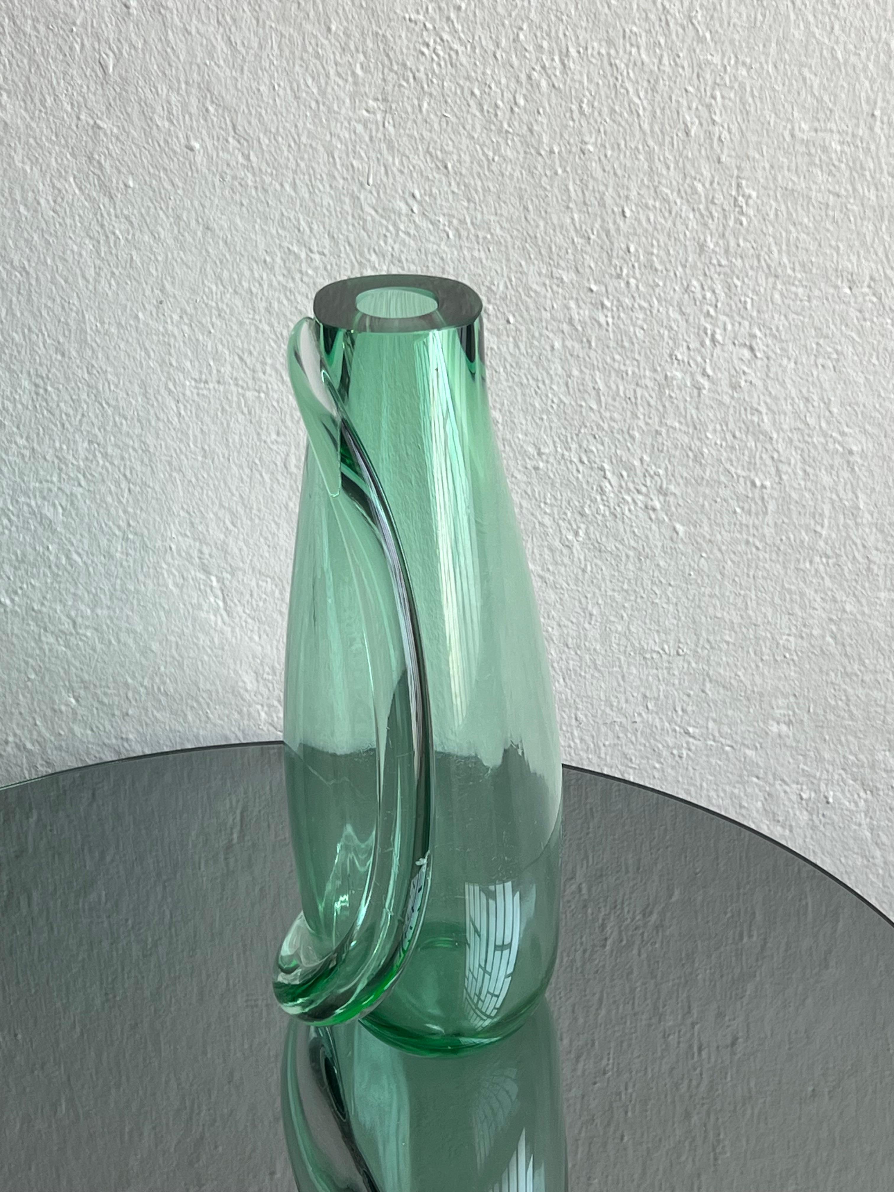 Enorme jarrón verde de cristal de Murano del maestro artesano Flavio Poli Años 70 mediados del siglo XX en venta