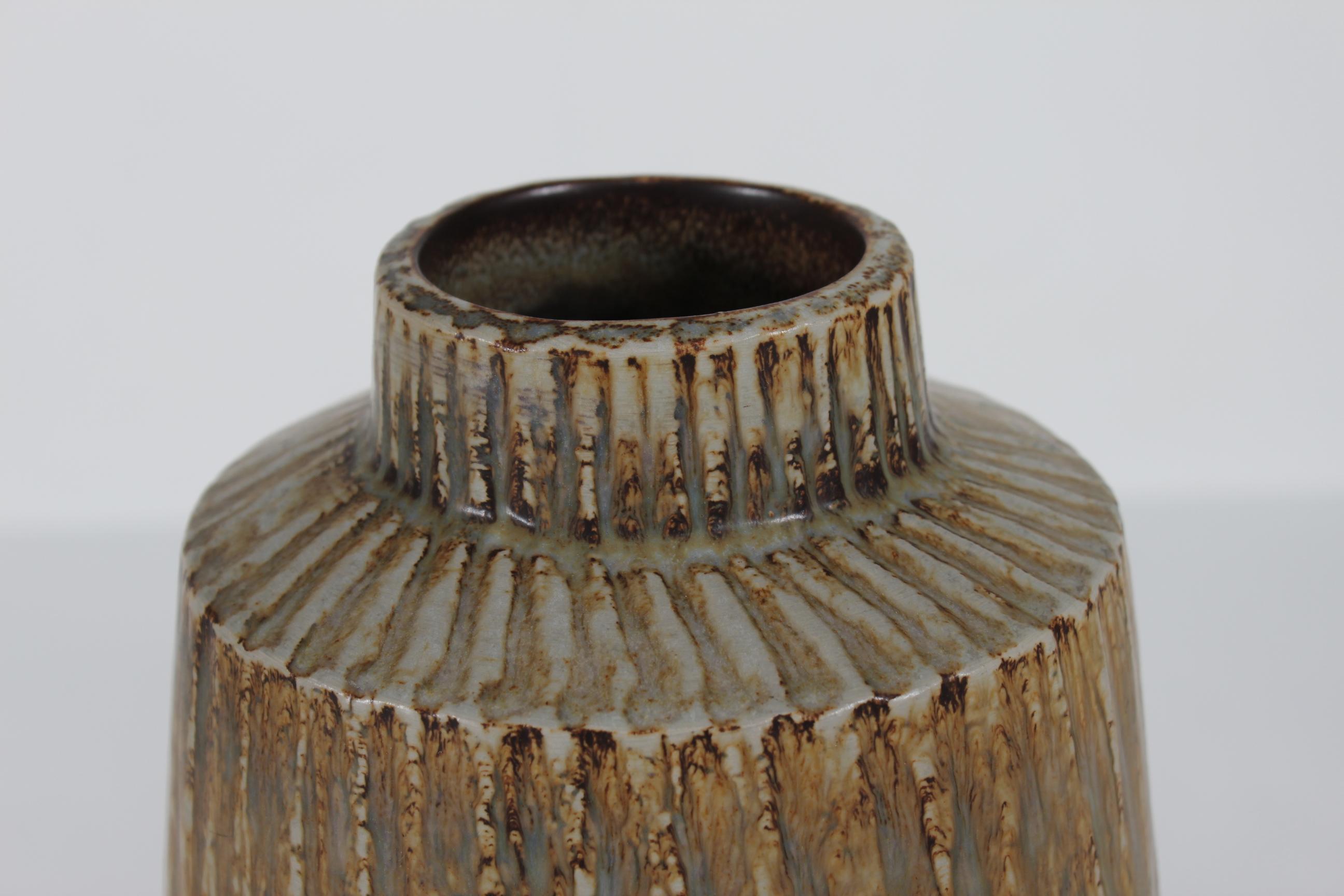 Svedese ENORME Gunnar Nylund  Vaso da terra Rubus in gres di Rôrstrand in Svezia anni '50 in vendita