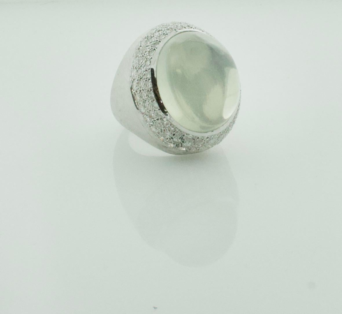 Huge Heavy 21.72 Carat Moonstone and Diamond Ring in White Gold In Excellent Condition For Sale In Wailea, HI