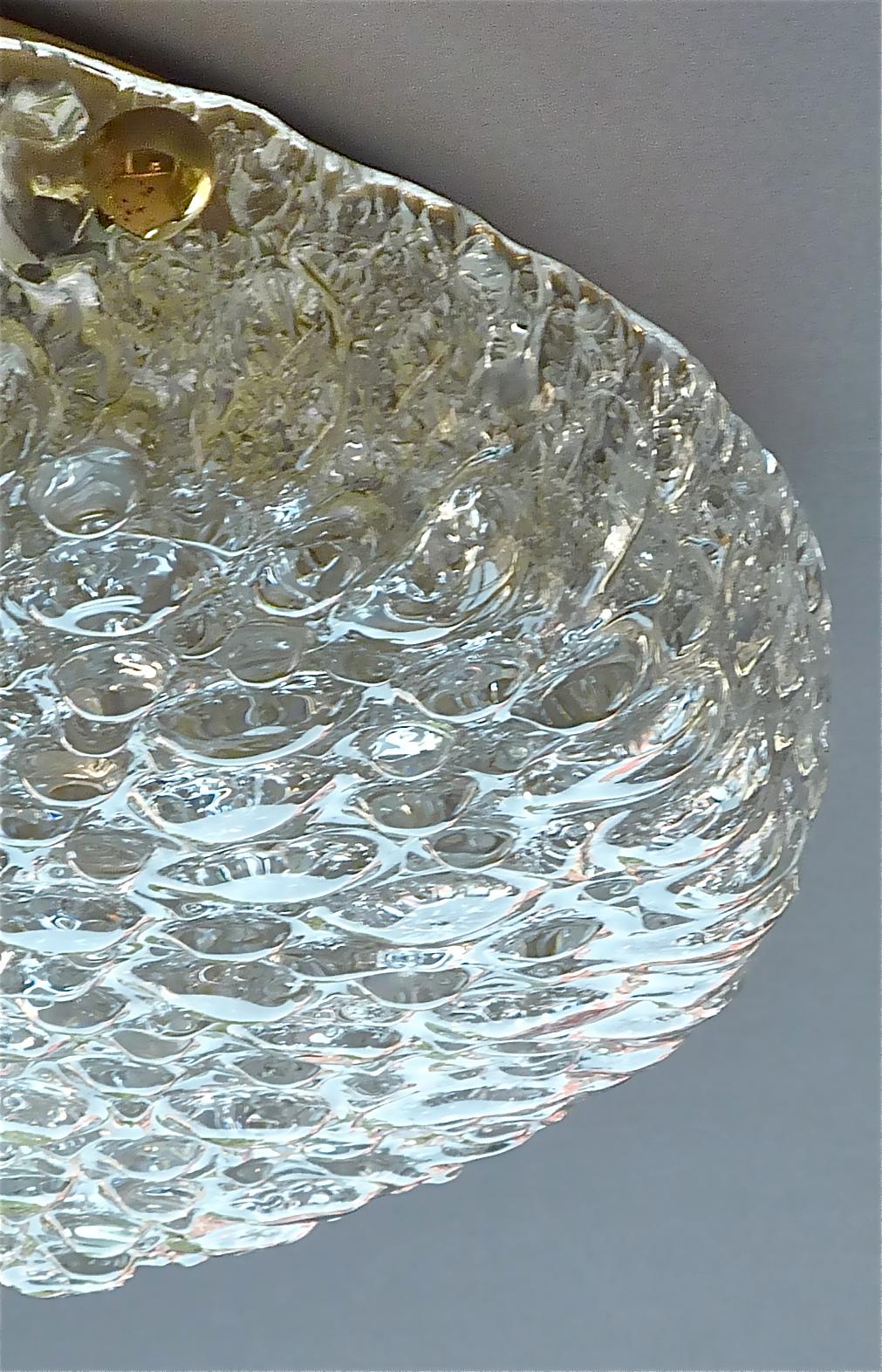 Milieu du XXe siècle Grande lampe encastrée Hillebrand en verre de Murano texturé laiton style Venini, années 1960 en vente