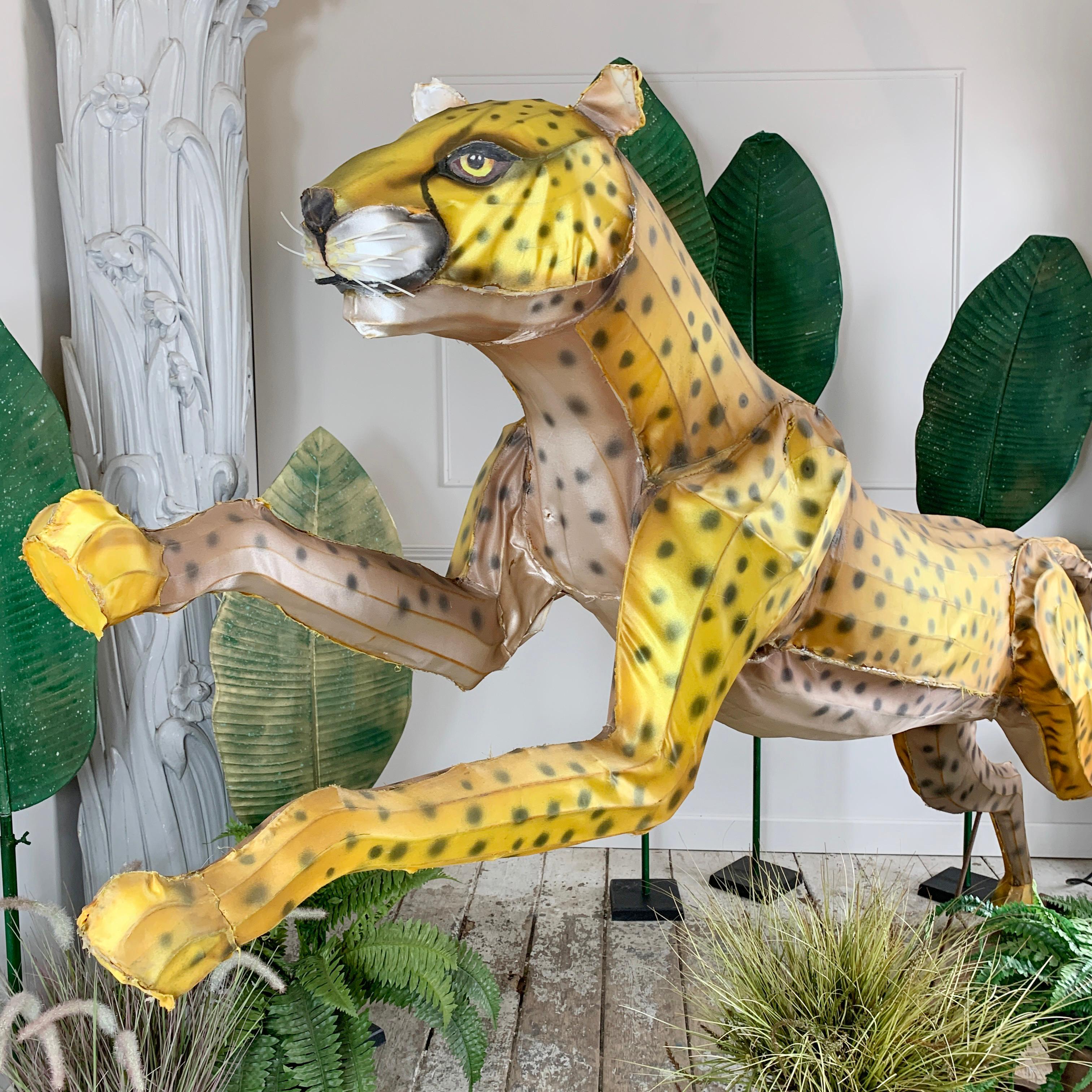 Huge Illuminated Majestic Cheetah from London Zoo 1