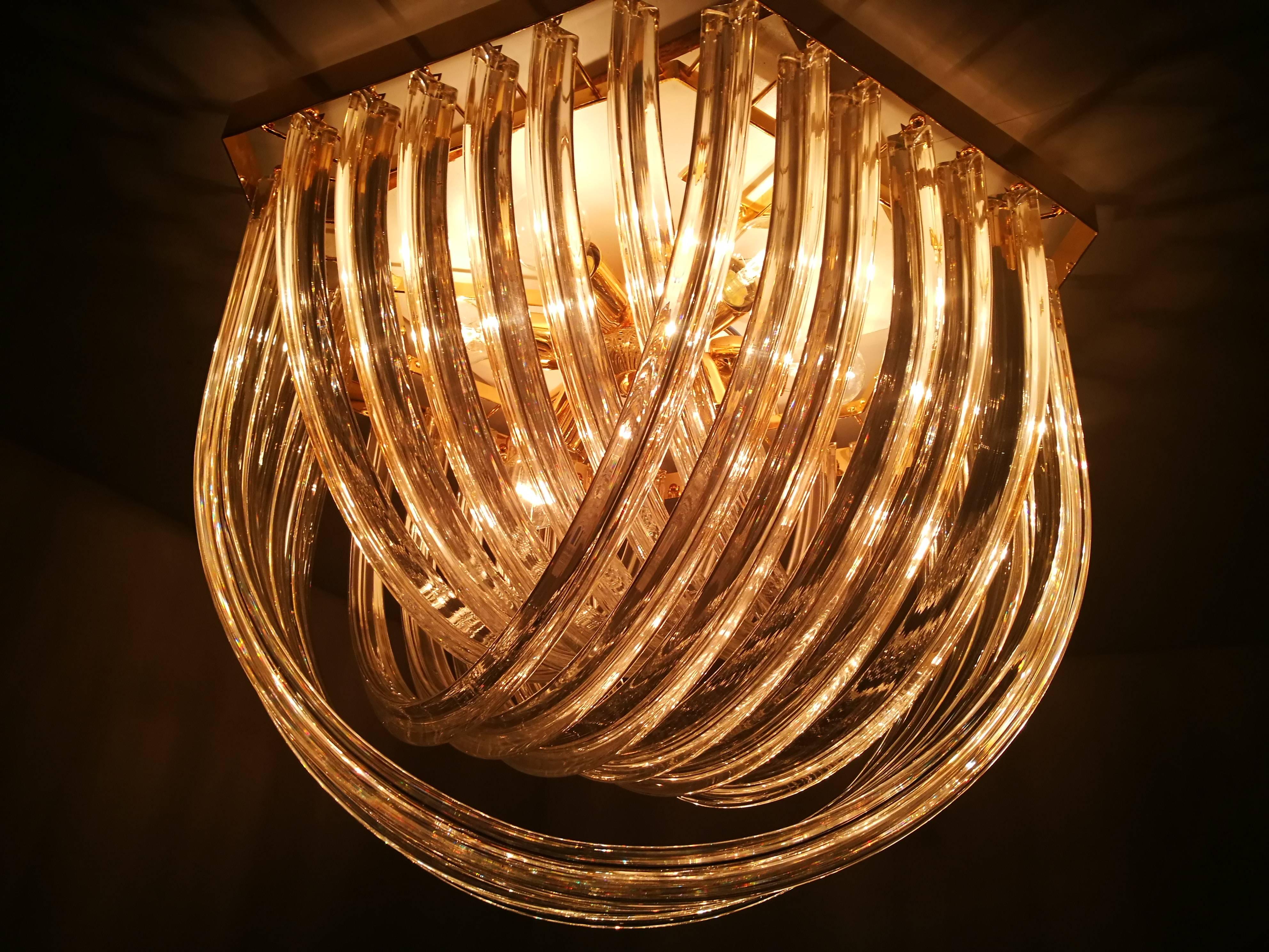 Mid-Century Modern Très impressionnant Venini, verre de cristal incurvé et laiton doré, Italie en vente